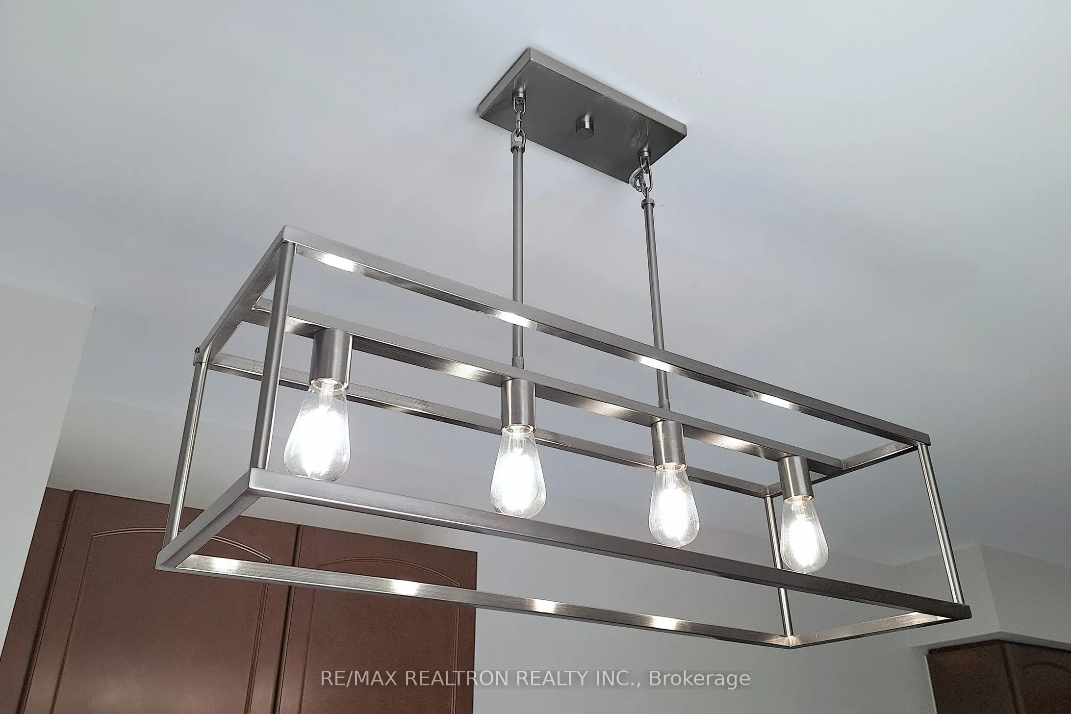 142 Laurendale Avenue