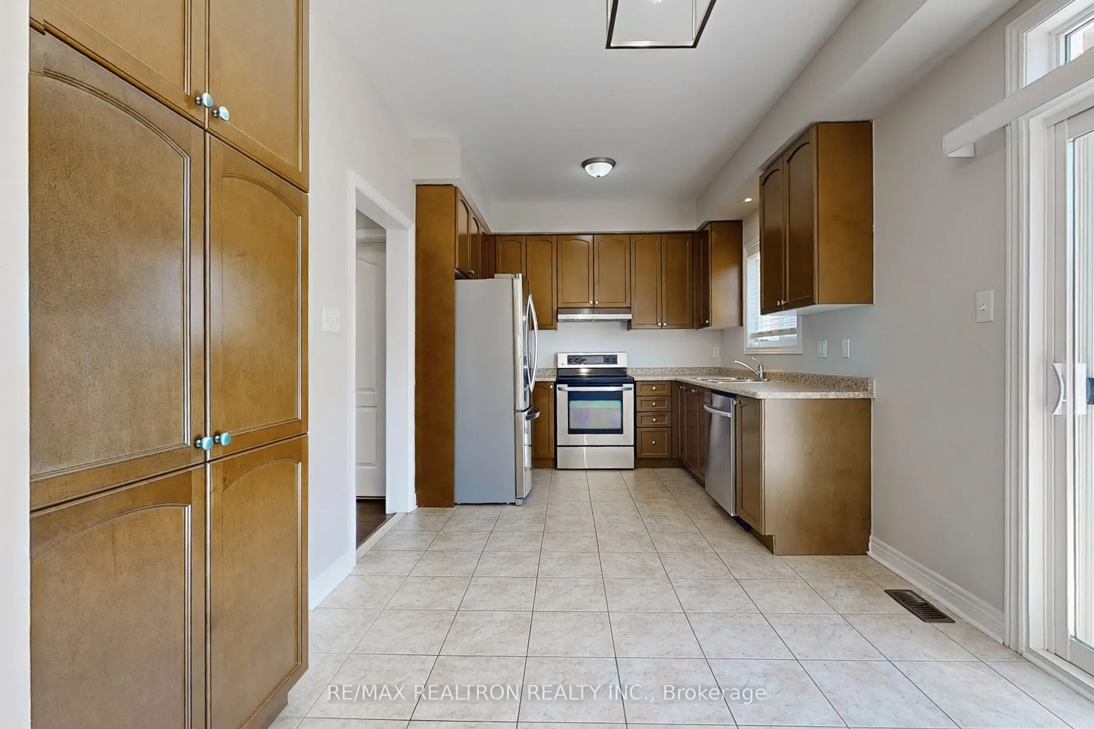 142 Laurendale Avenue