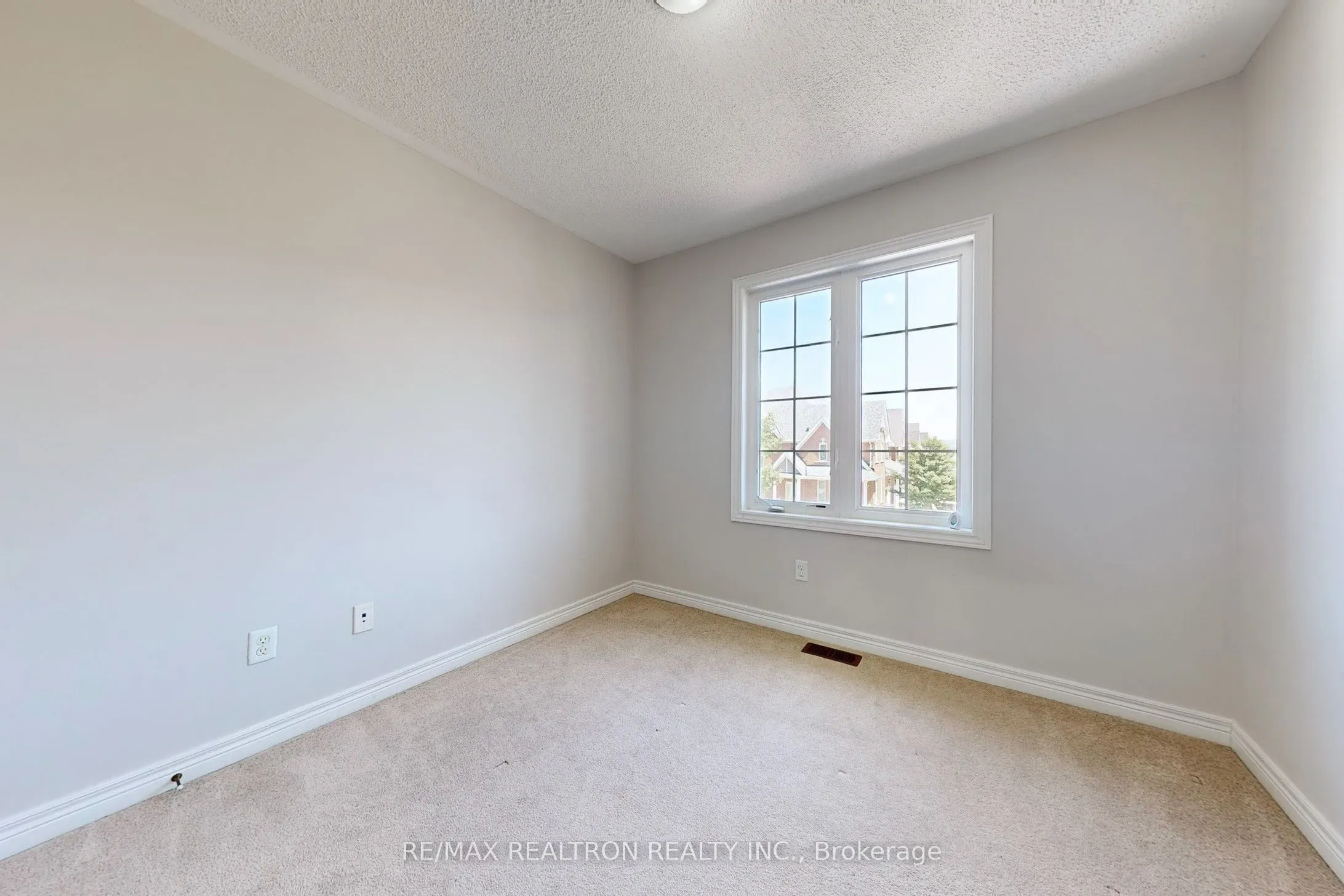 142 Laurendale Avenue