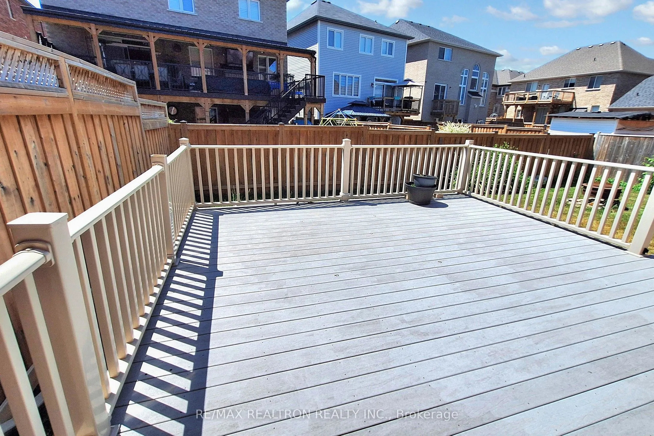 142 Laurendale Avenue