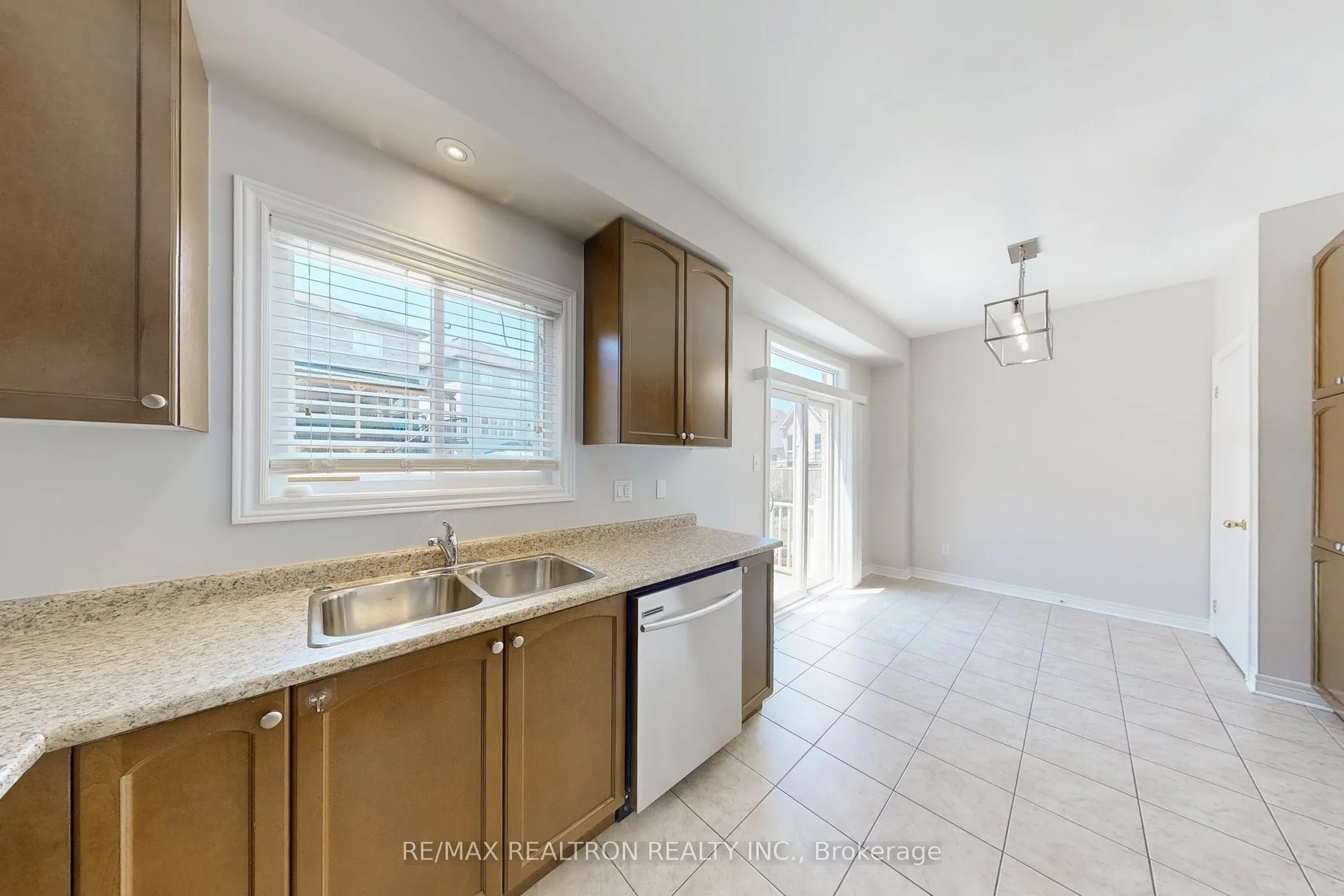 142 Laurendale Avenue