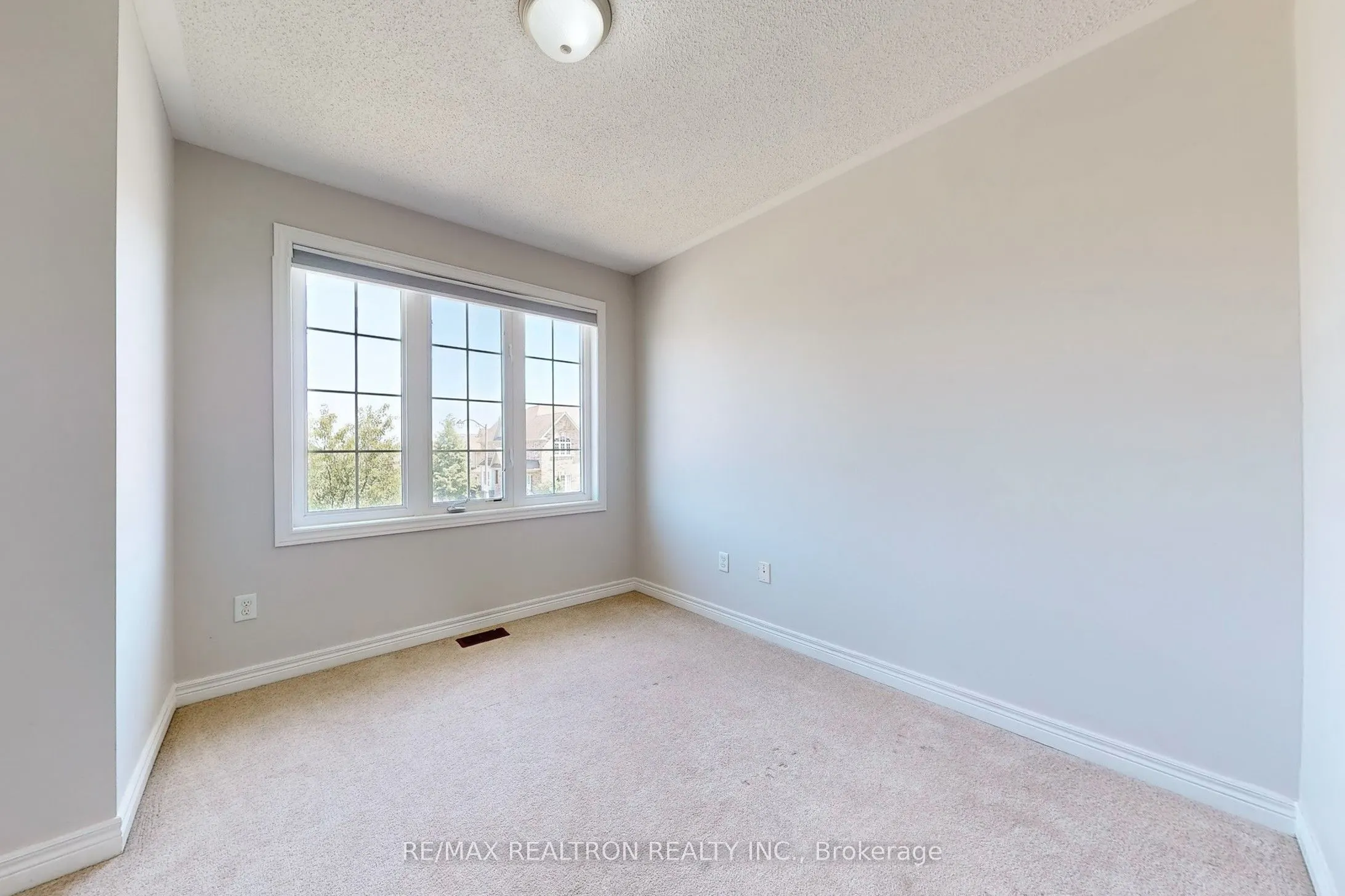 142 Laurendale Avenue