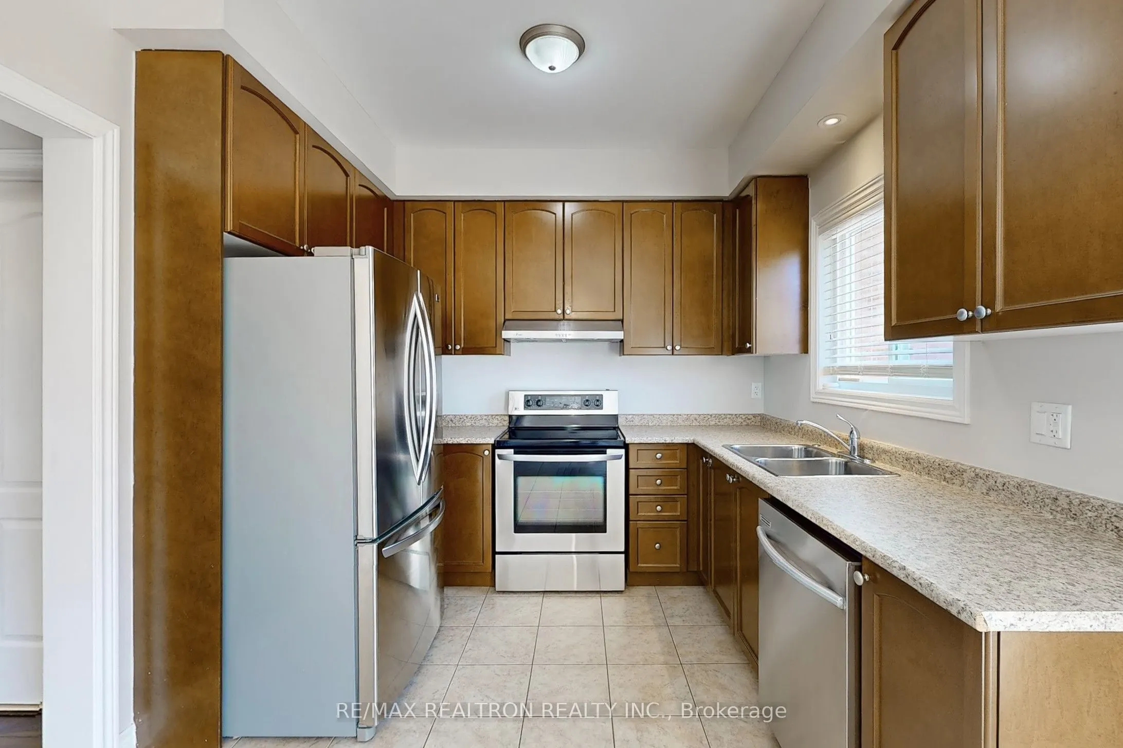 142 Laurendale Avenue