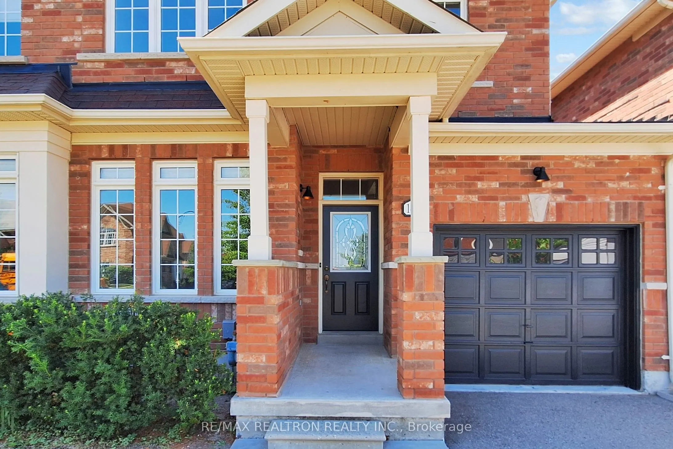 142 Laurendale Avenue