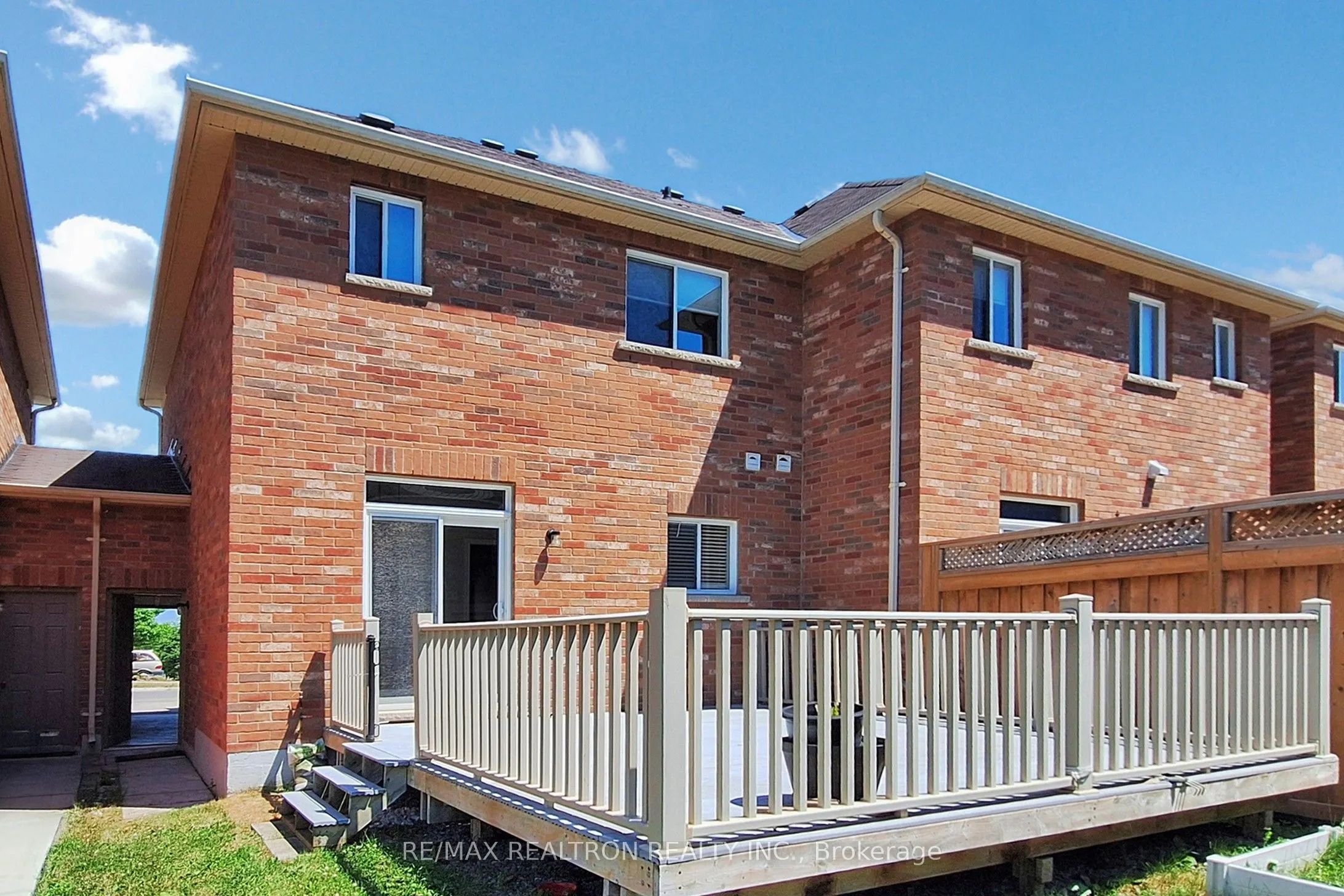 142 Laurendale Avenue