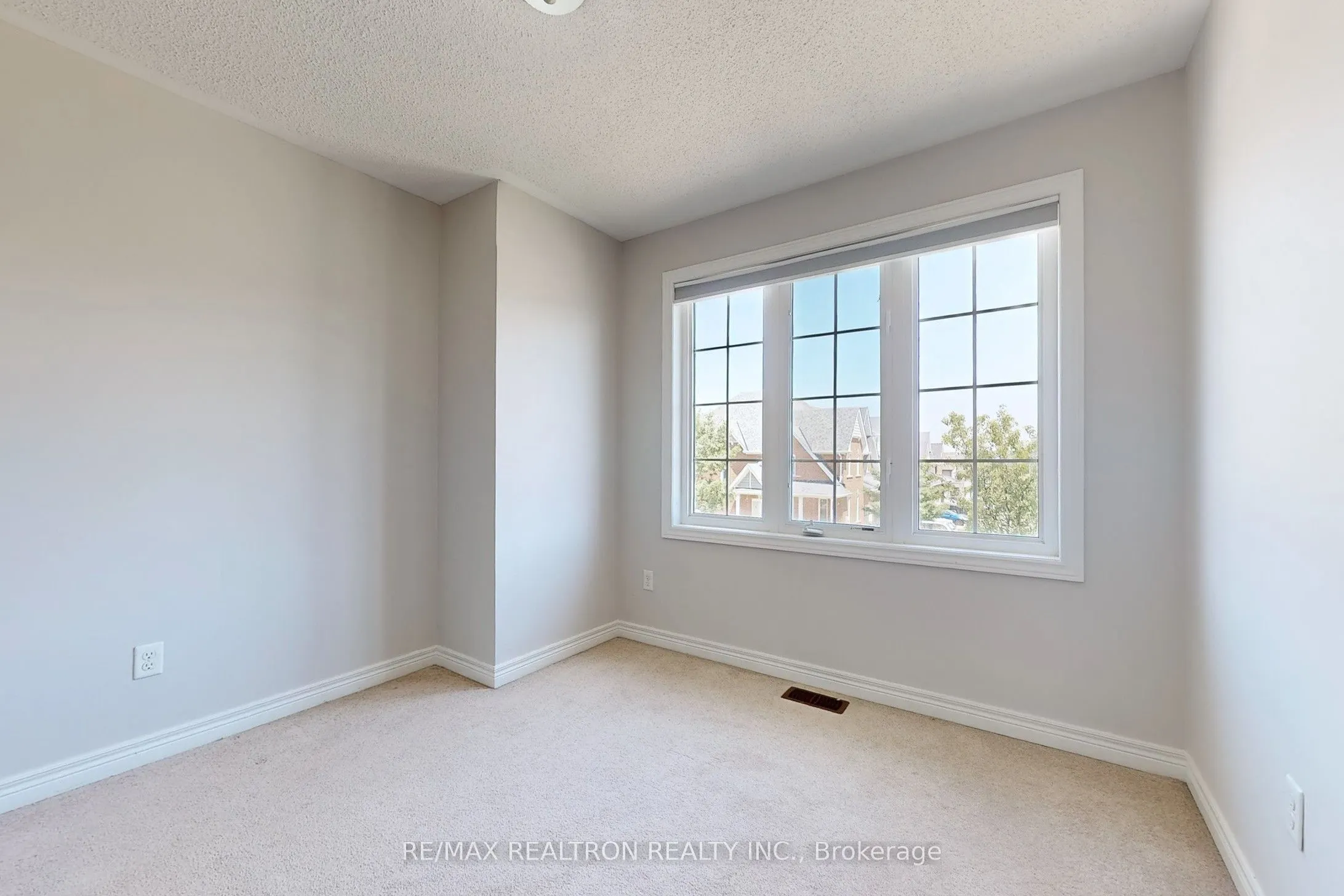 142 Laurendale Avenue