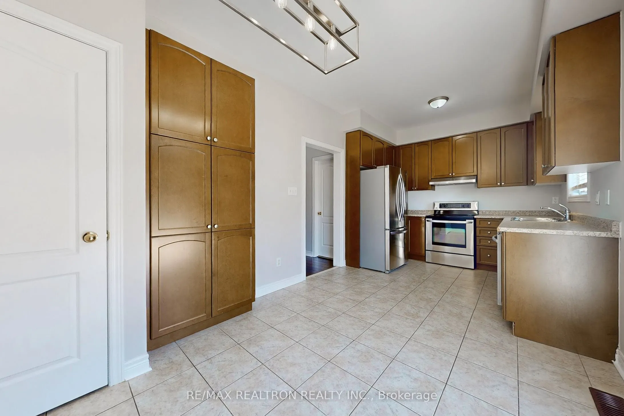 142 Laurendale Avenue