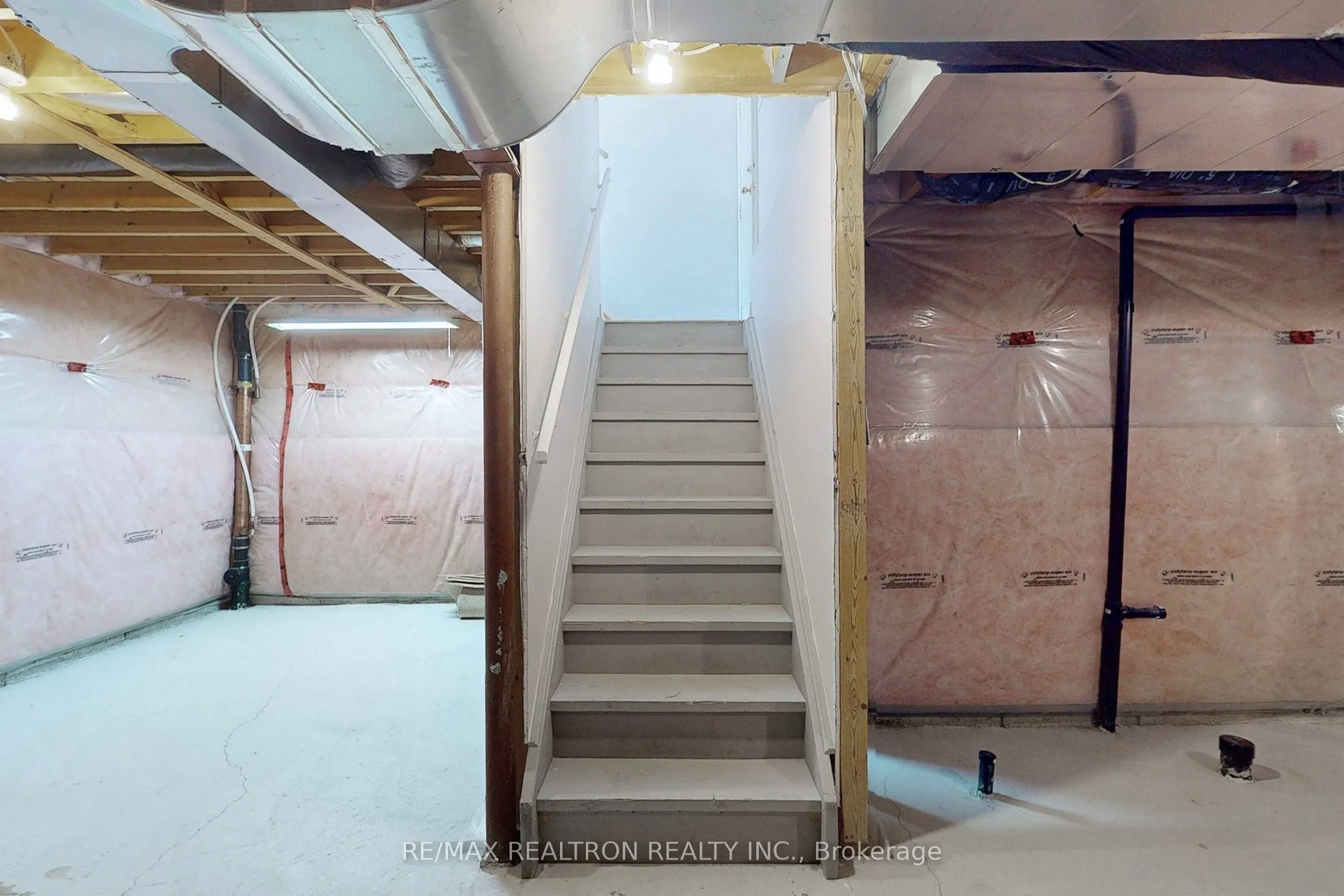 142 Laurendale Avenue