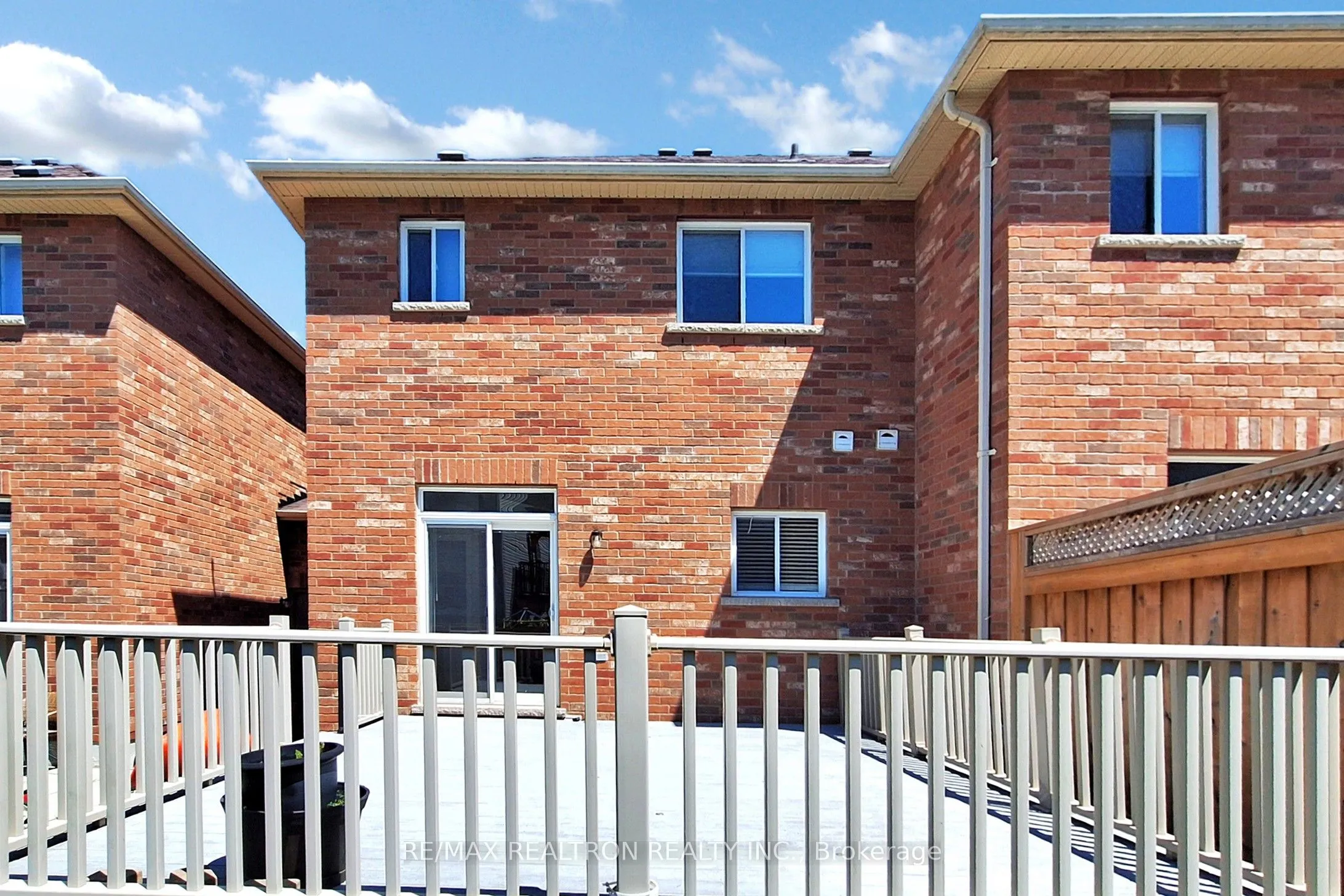 142 Laurendale Avenue