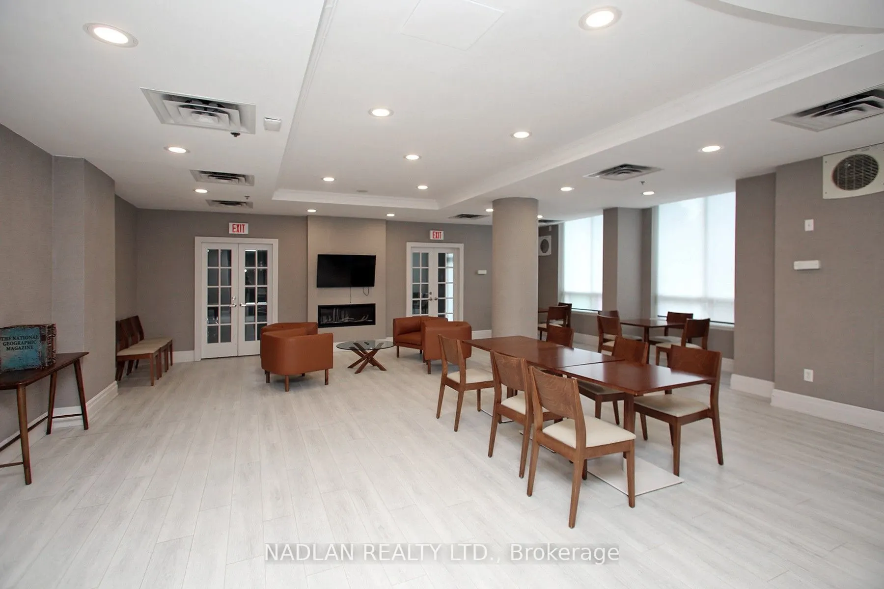 39 ONEIDA Crescent, #615