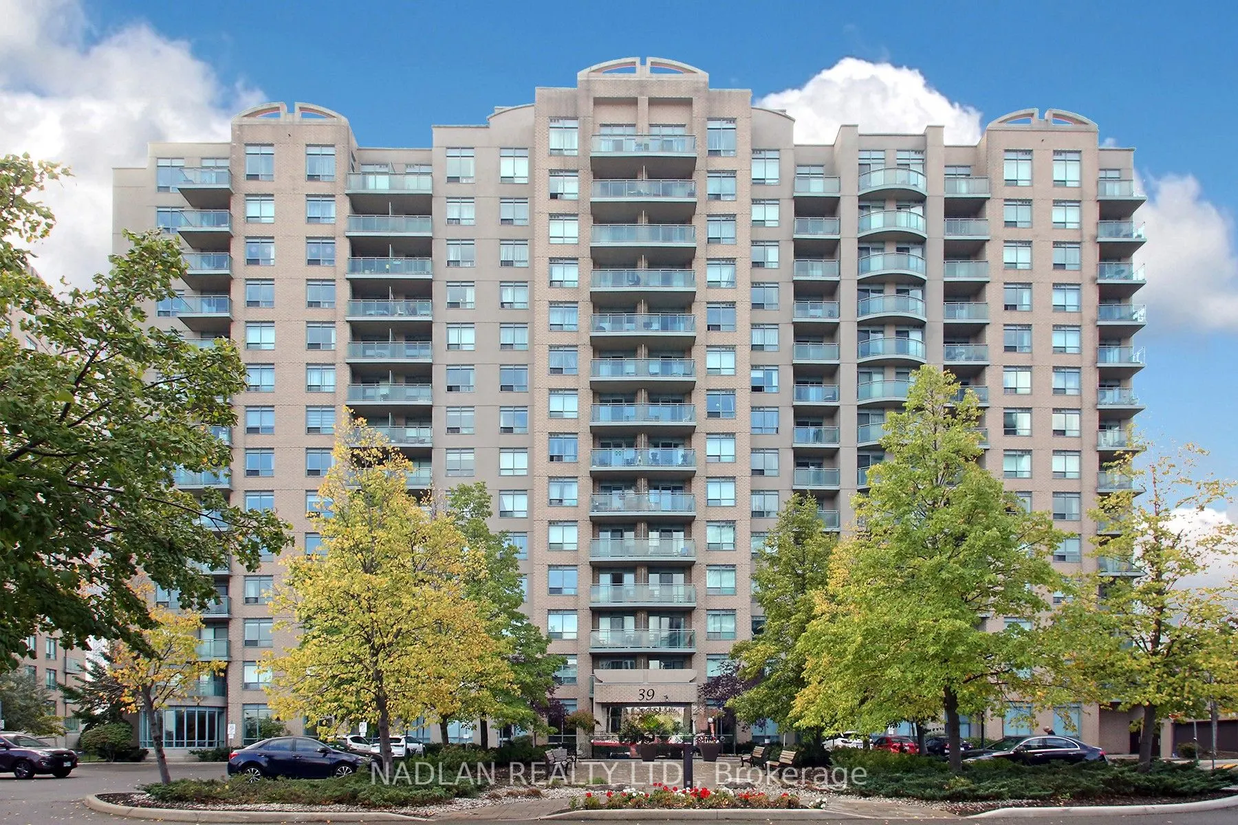 39 ONEIDA Crescent, #615