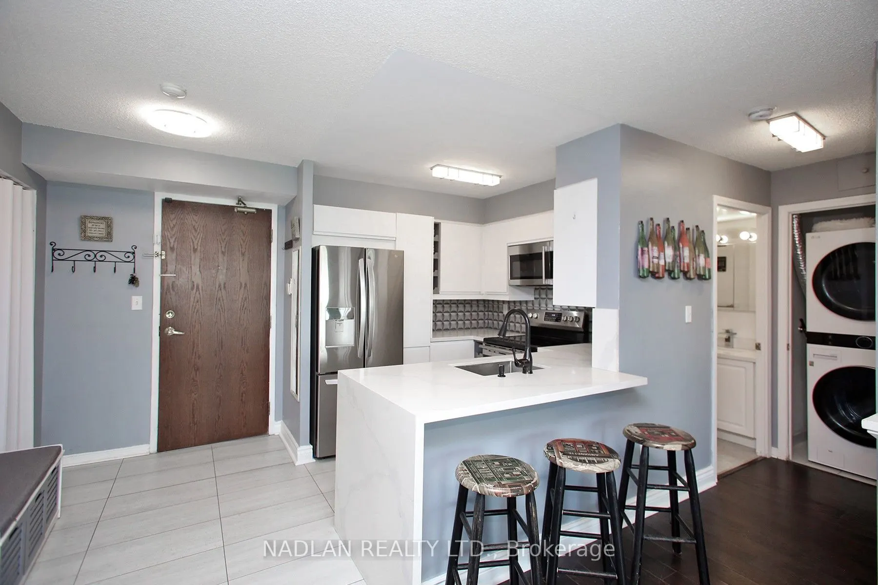 39 ONEIDA Crescent, #615