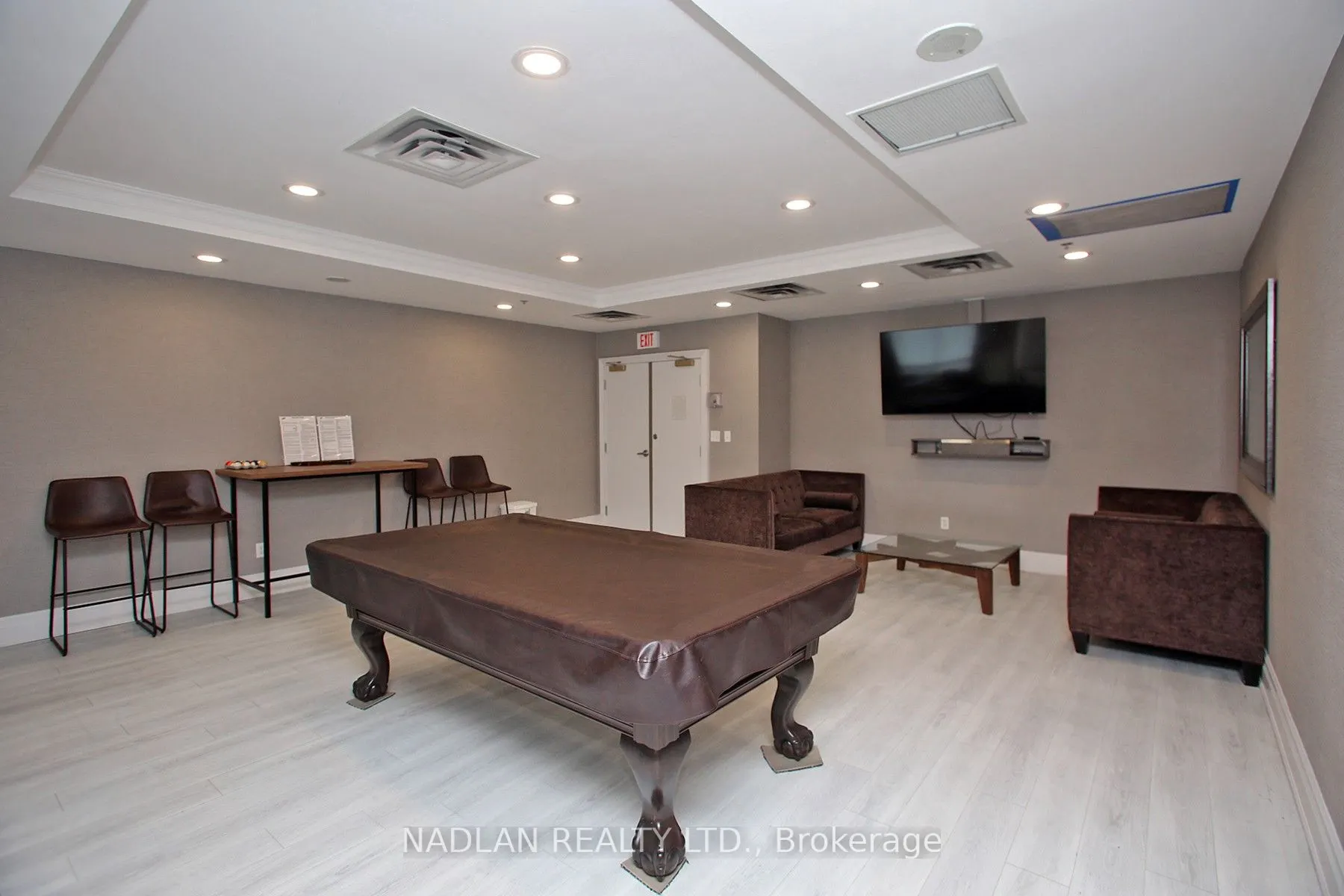 39 ONEIDA Crescent, #615