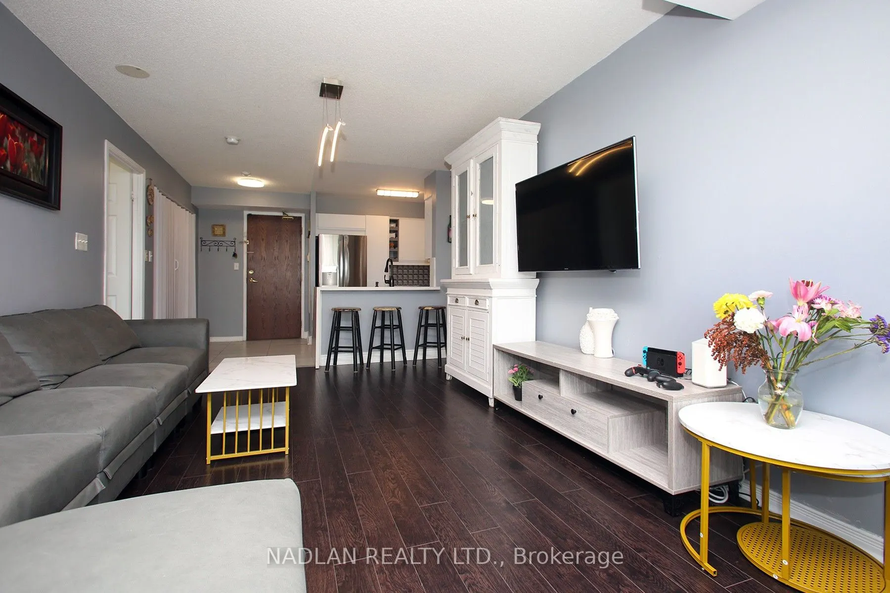 39 ONEIDA Crescent, #615