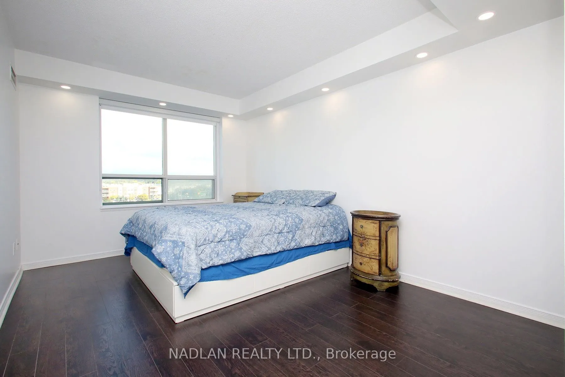 39 ONEIDA Crescent, #615