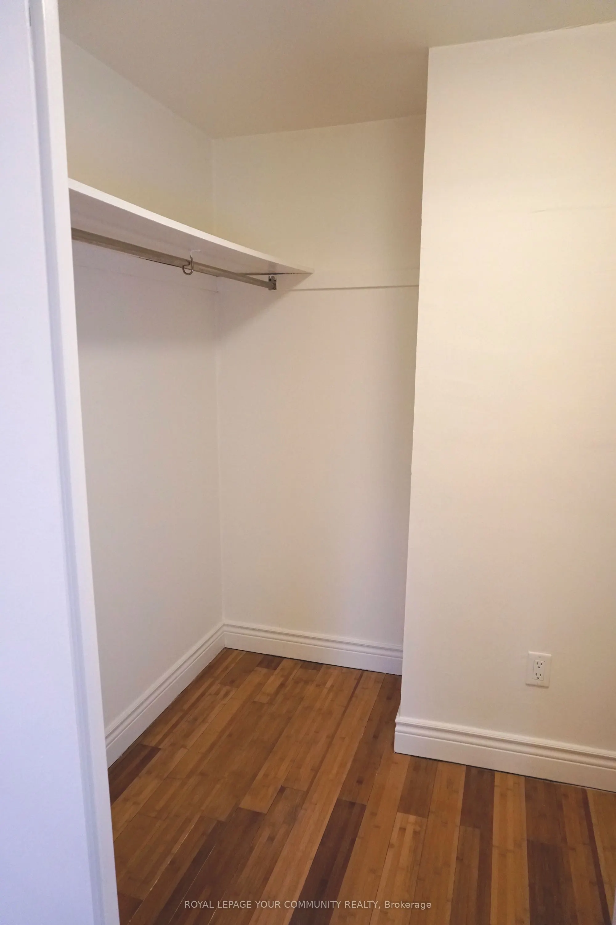 39 Knightsbridge Way, #153