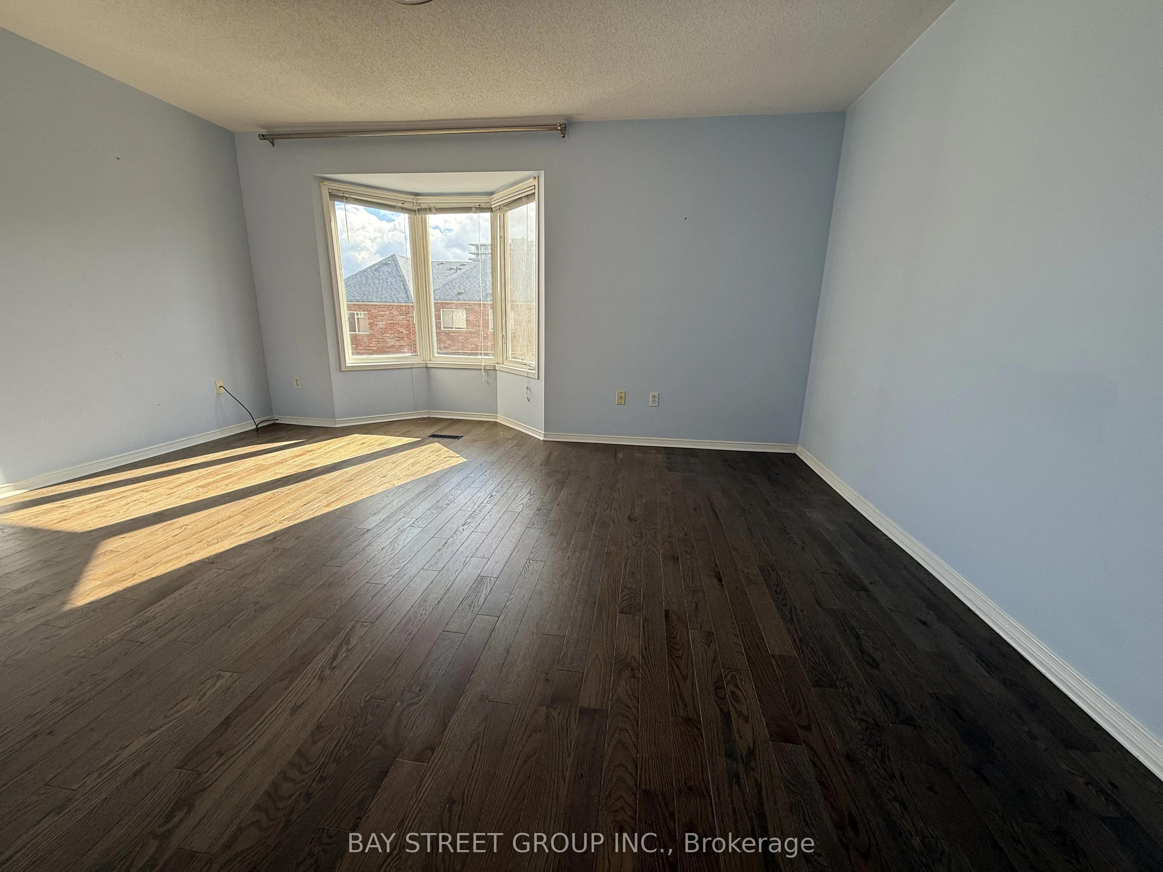 127 Galleria Parkway