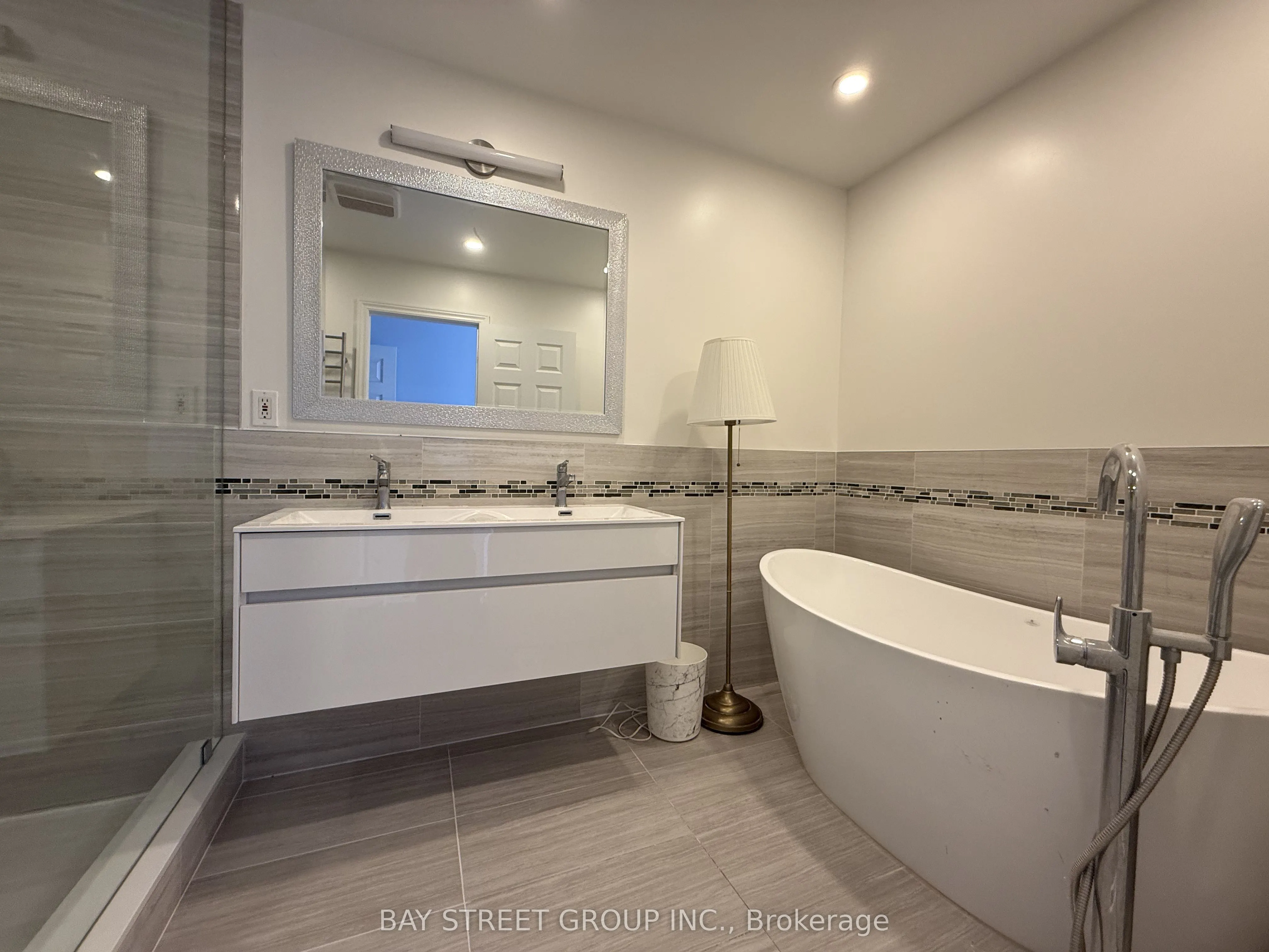 127 Galleria Parkway