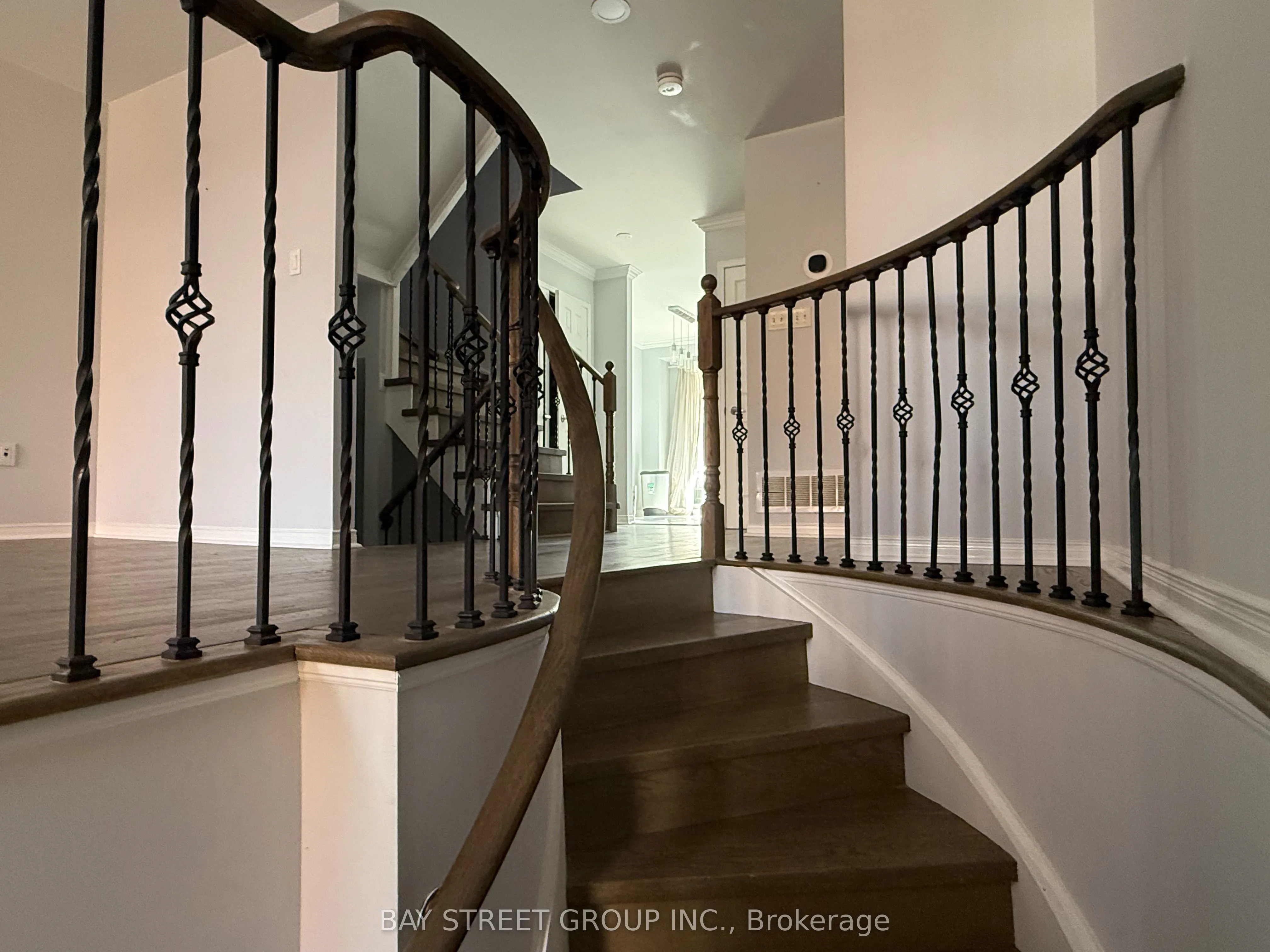 127 Galleria Parkway