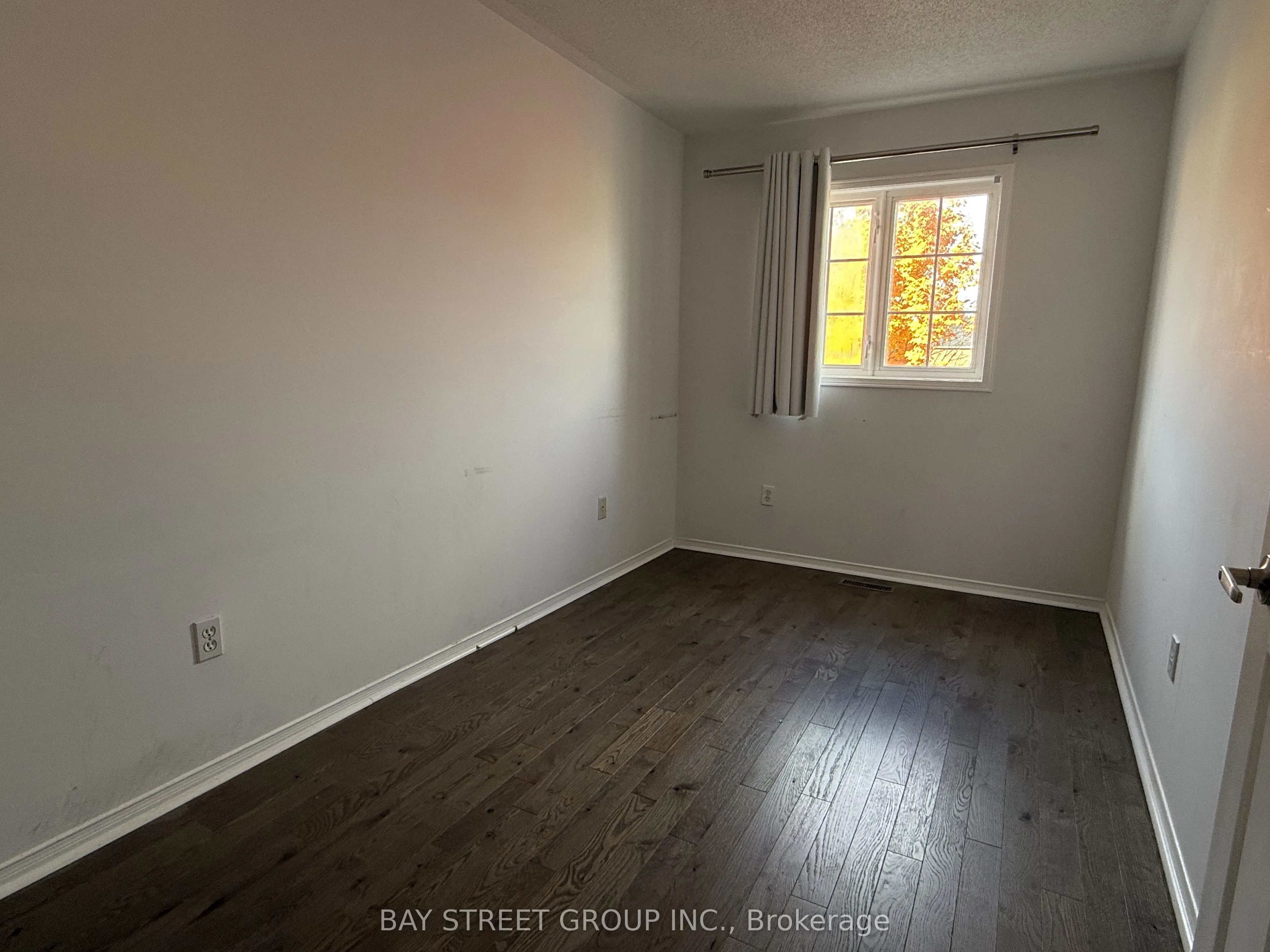 127 Galleria Parkway