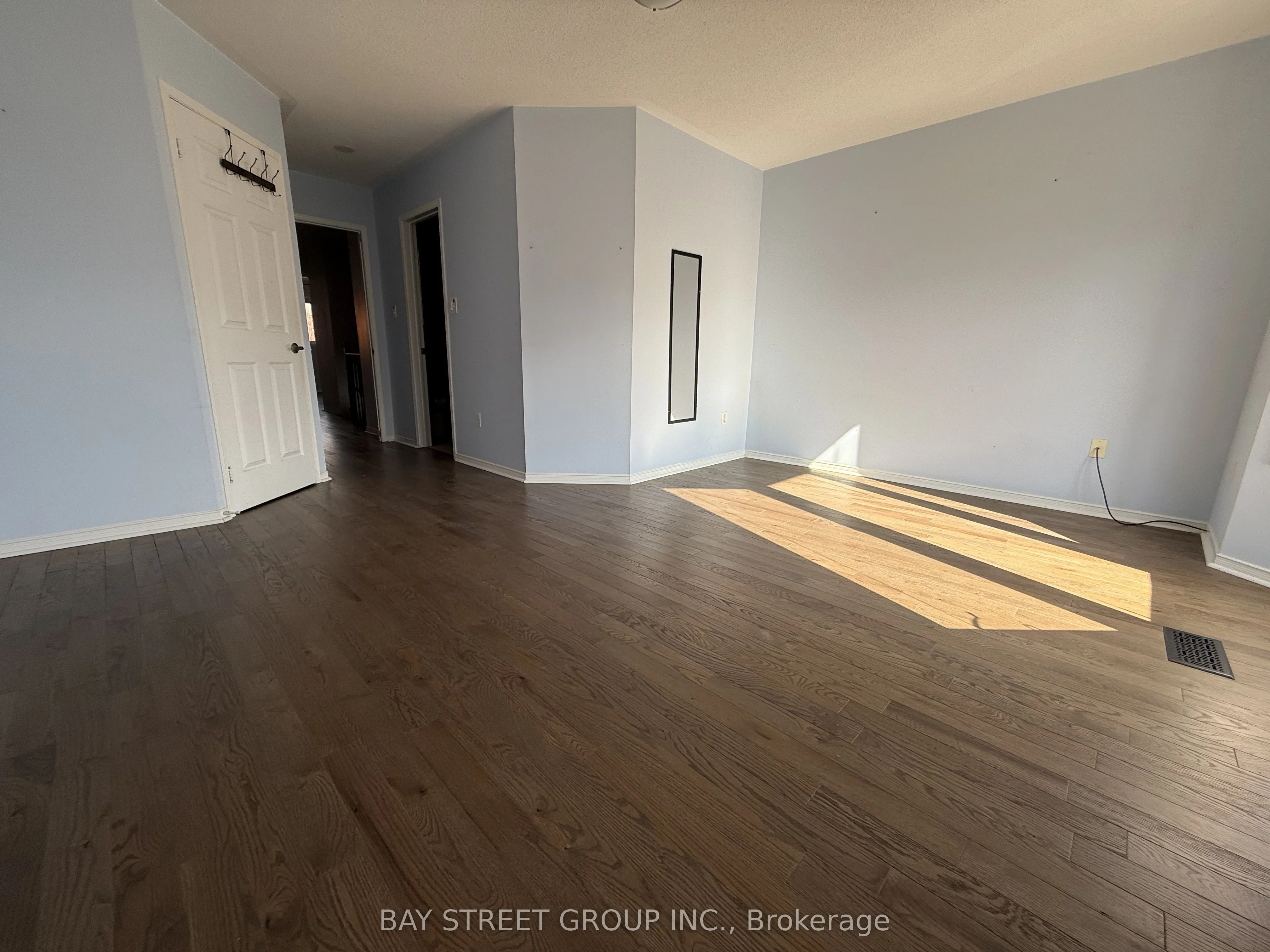 127 Galleria Parkway