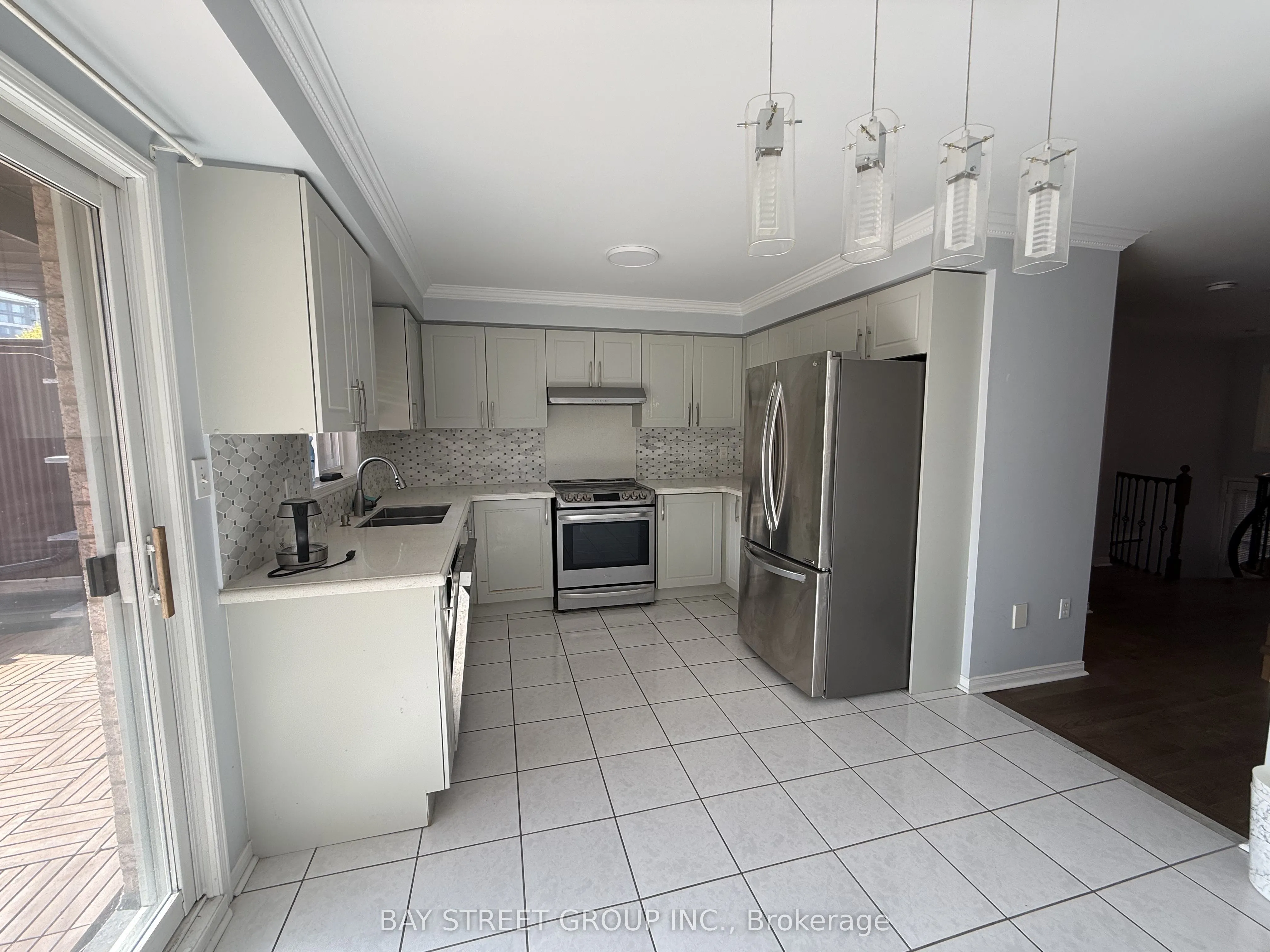 127 Galleria Parkway