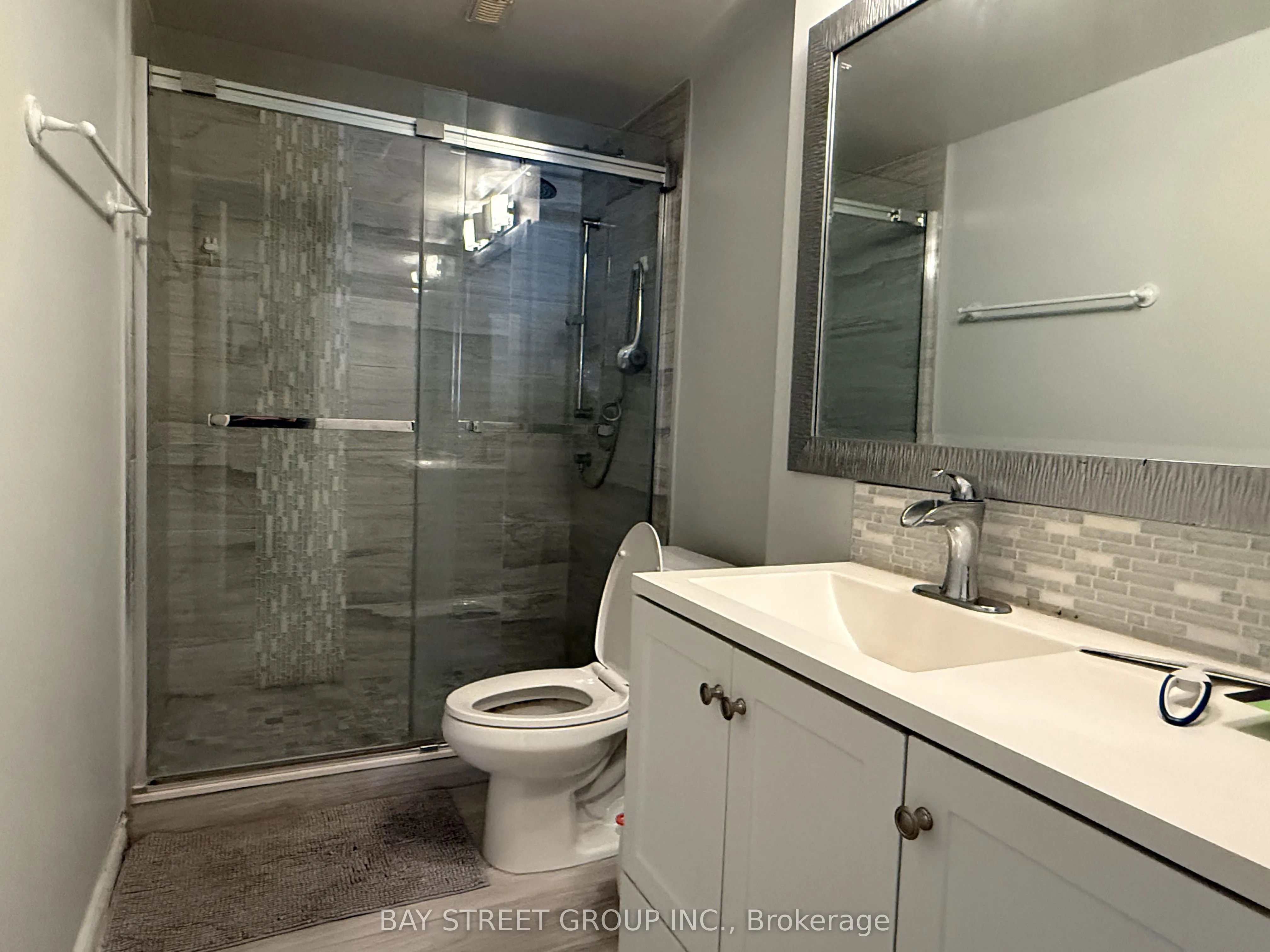 127 Galleria Parkway