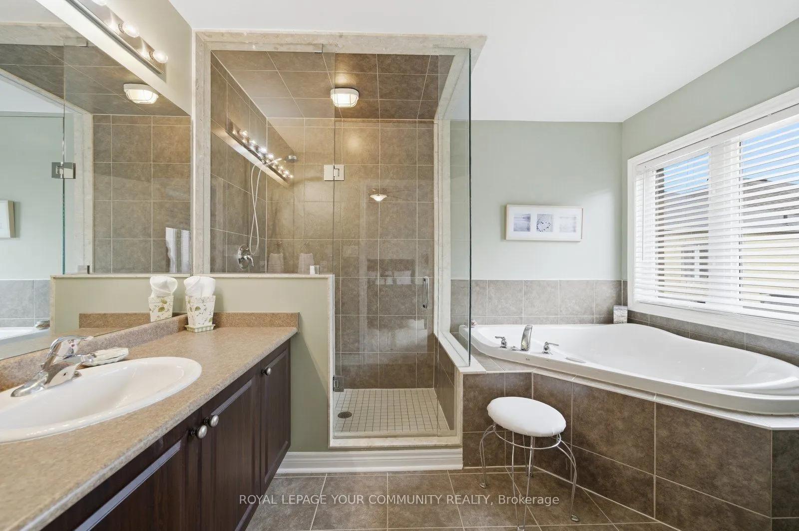 76 Mary Ellen Baker Crescent