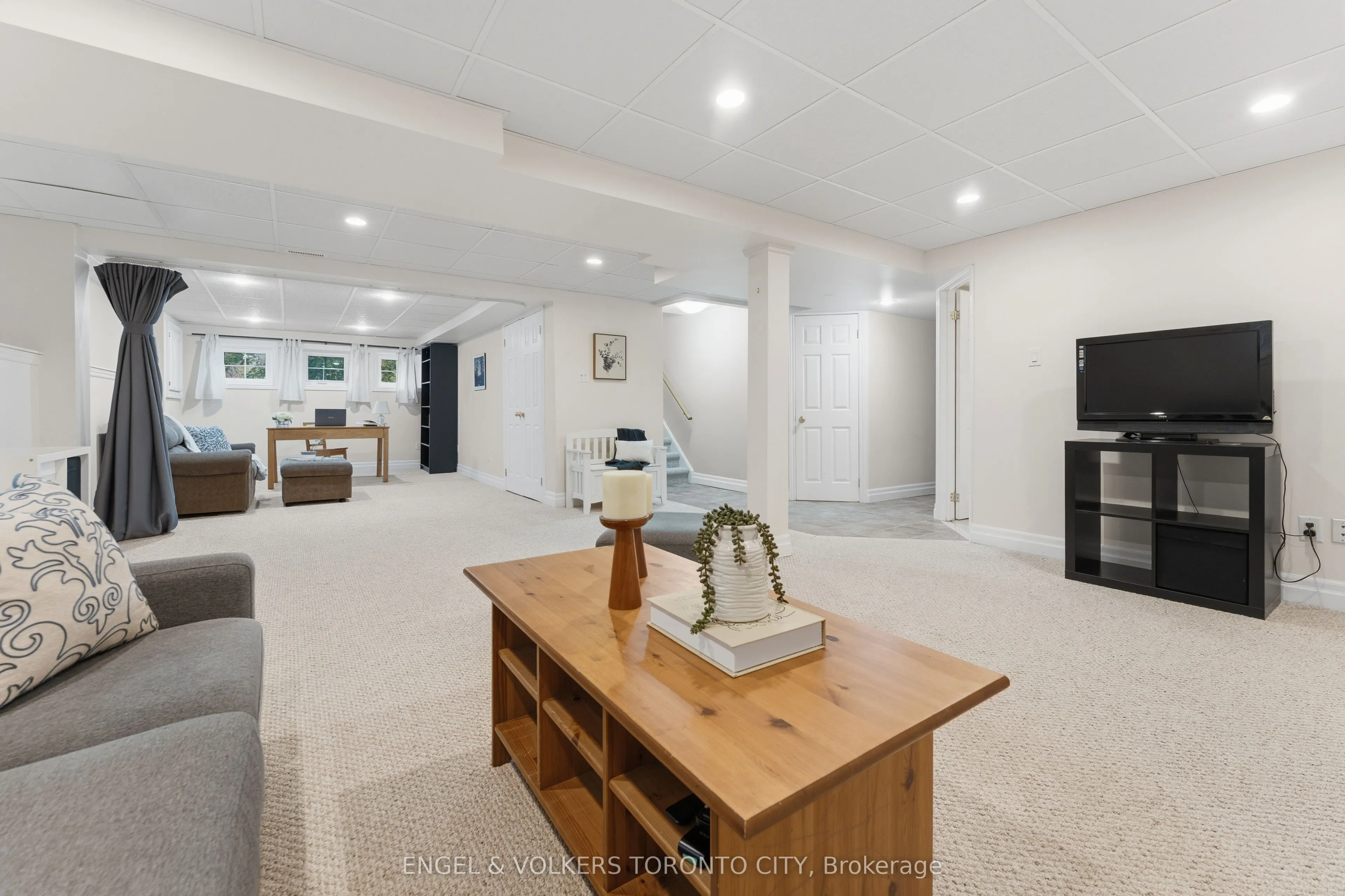 6 Kingsgate Crescent