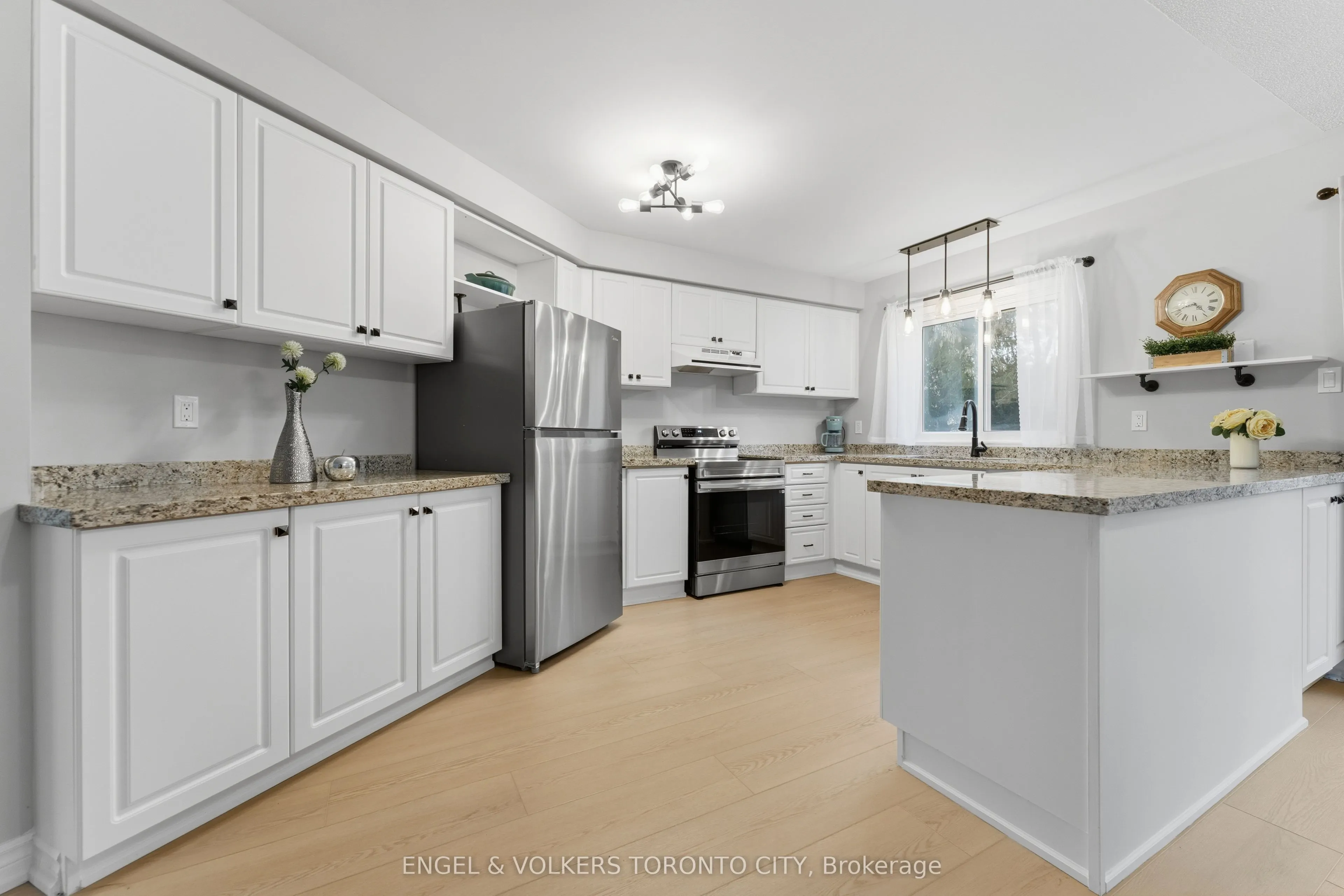 6 Kingsgate Crescent