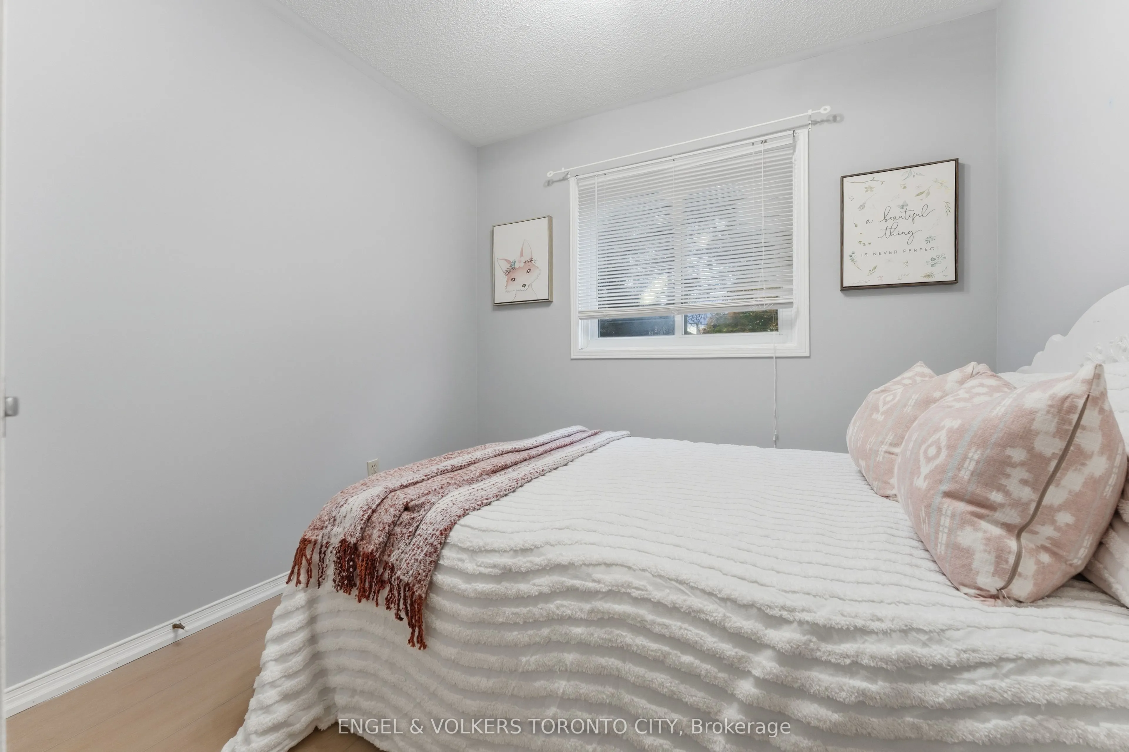 6 Kingsgate Crescent