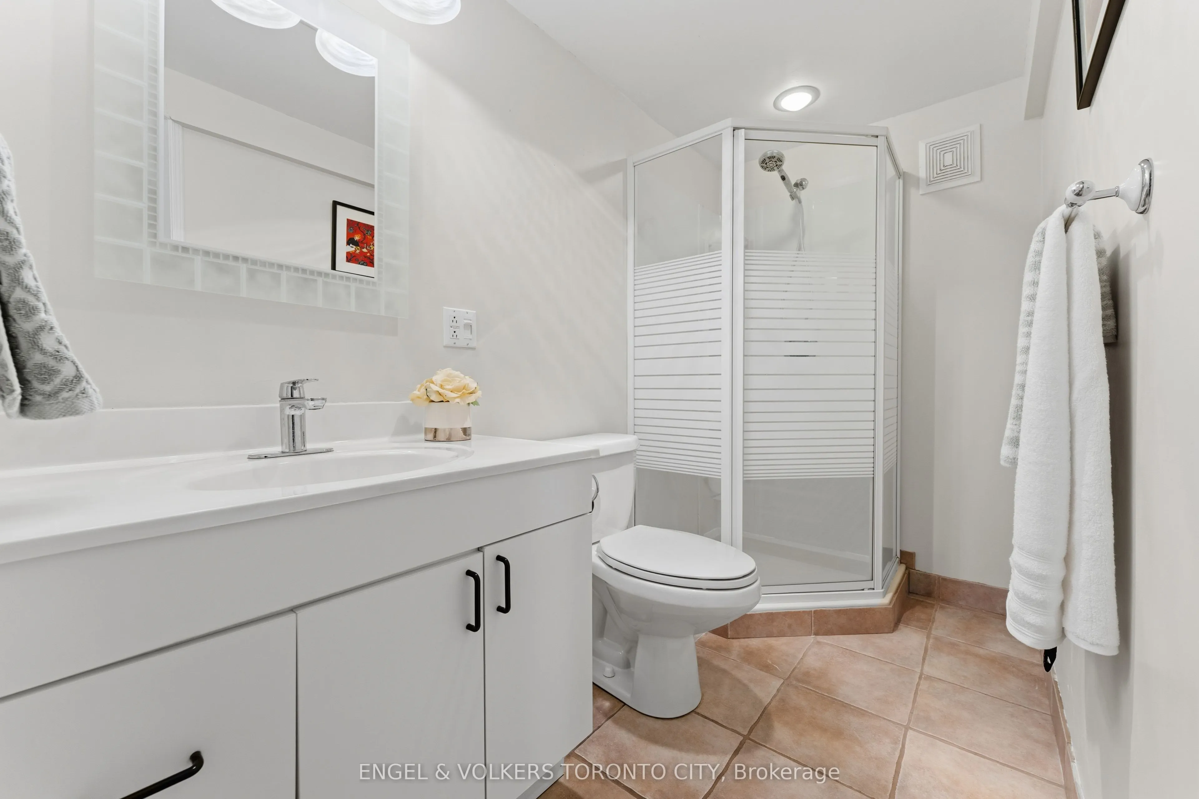 6 Kingsgate Crescent