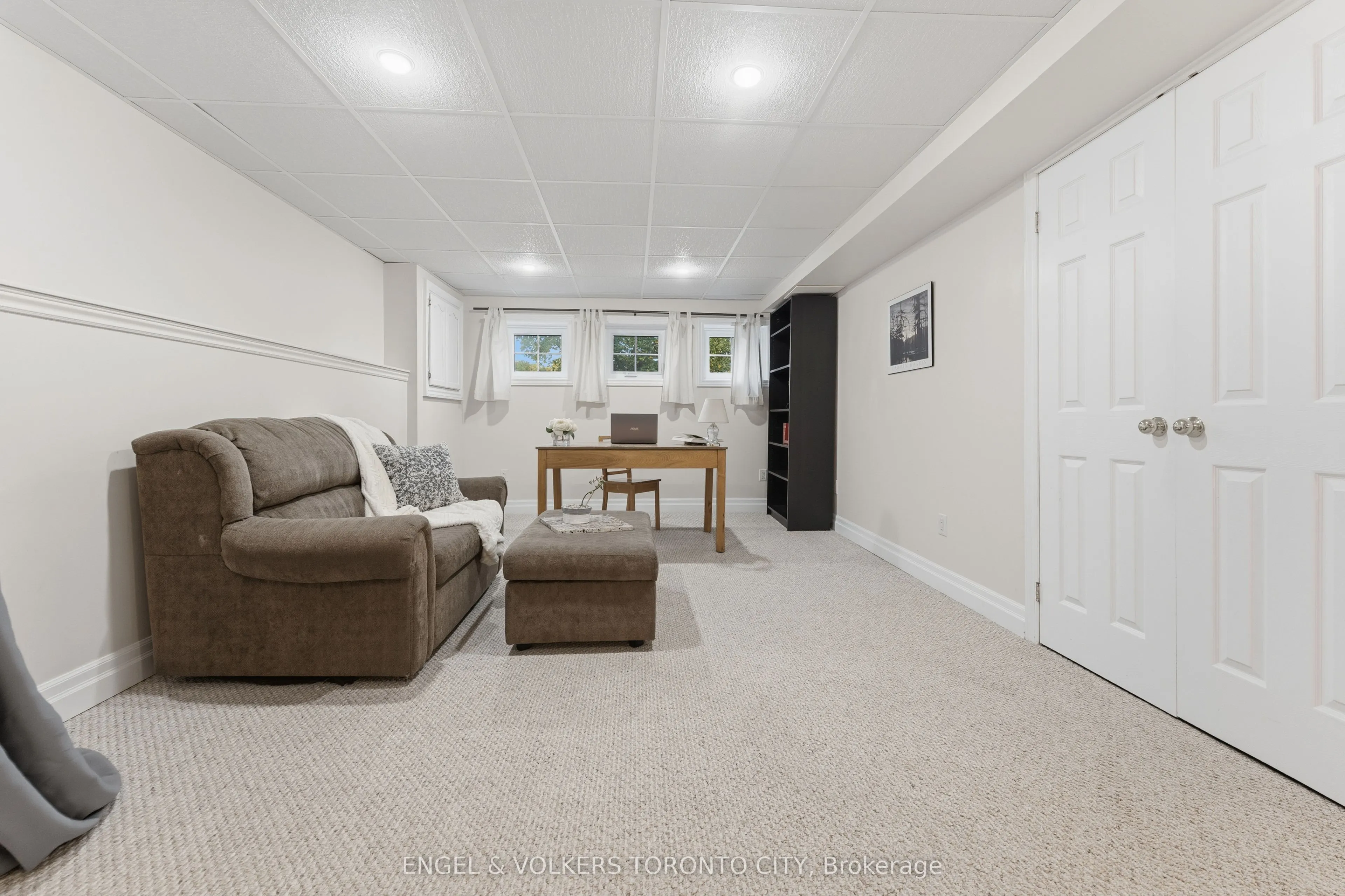 6 Kingsgate Crescent