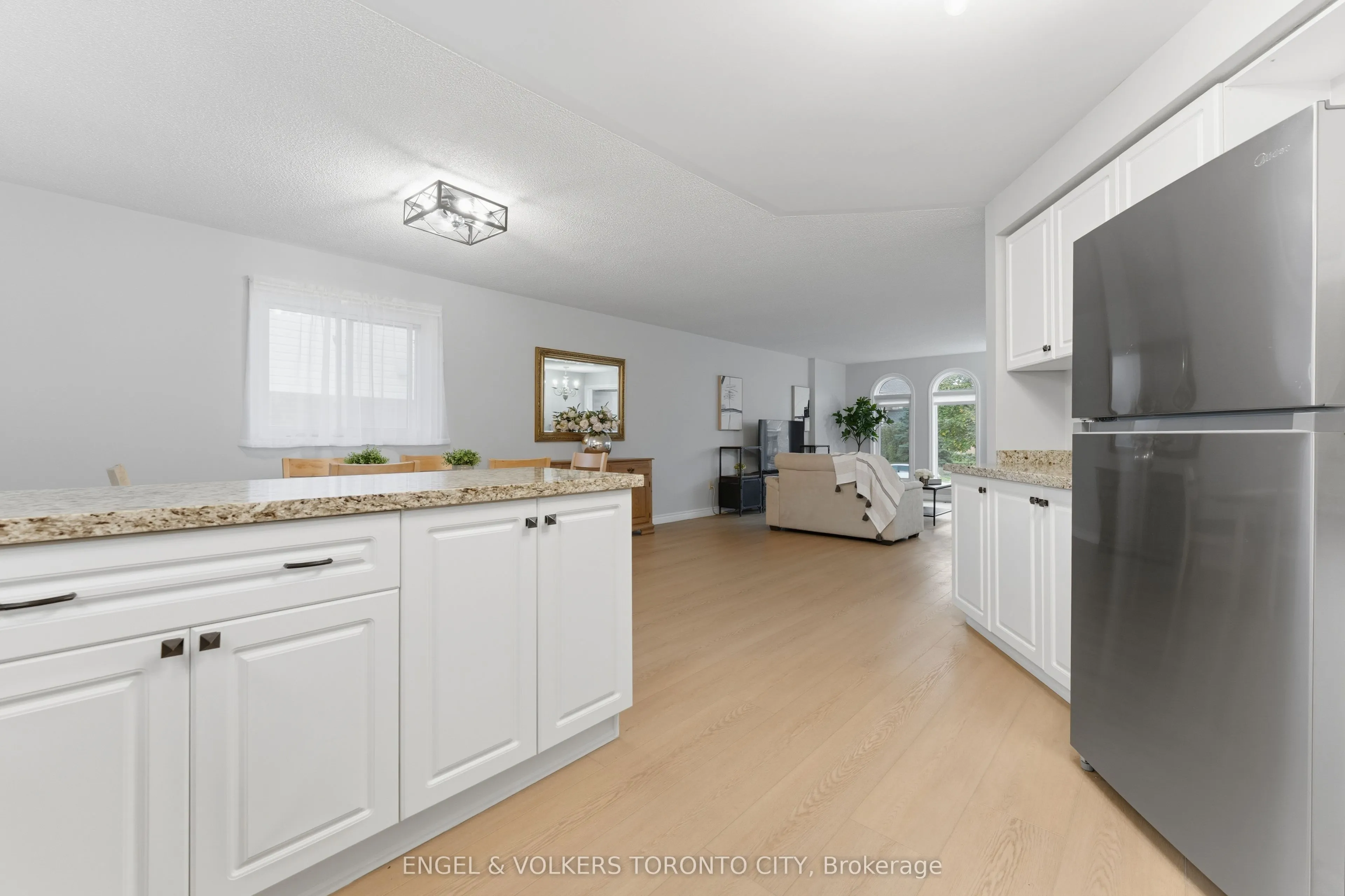 6 Kingsgate Crescent