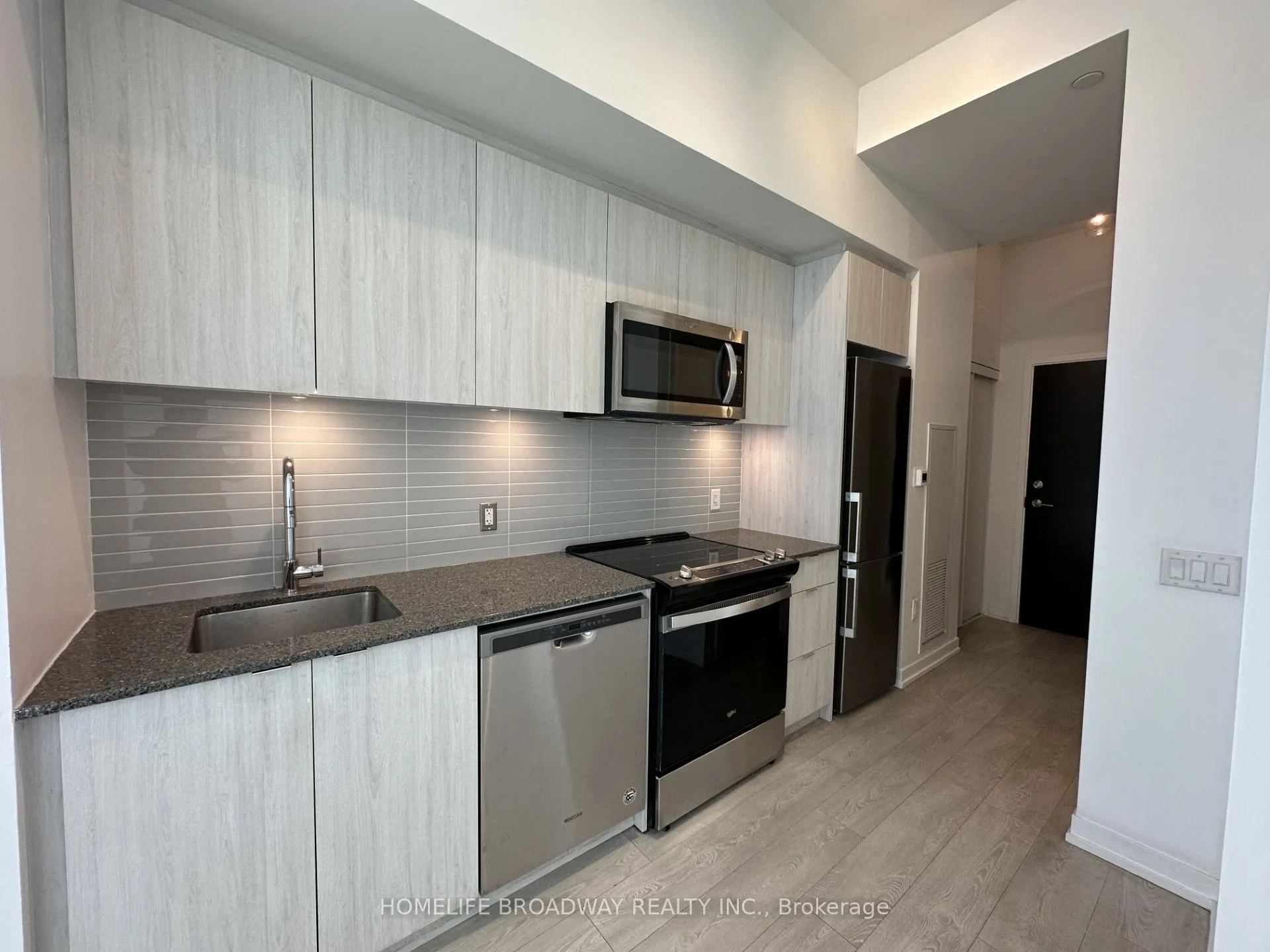 8868 Yonge Street, #702E