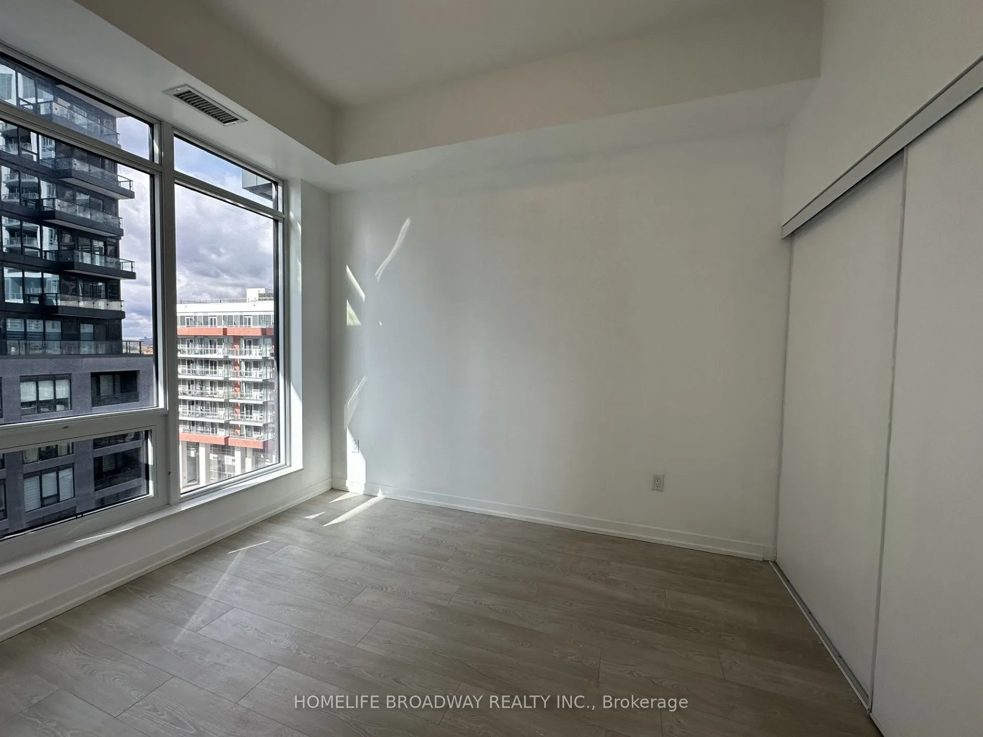 8868 Yonge Street, #702E