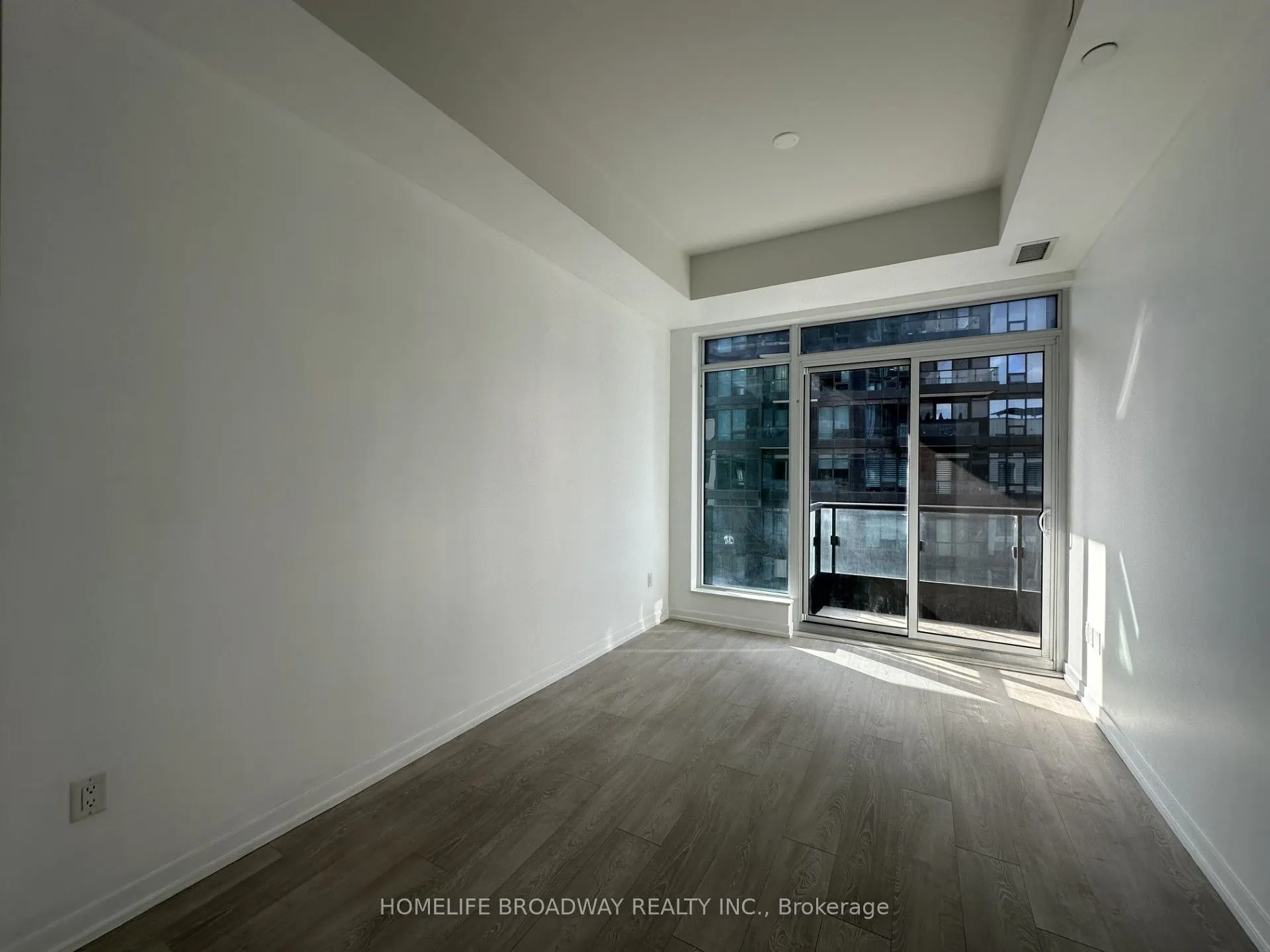 8868 Yonge Street, #702E