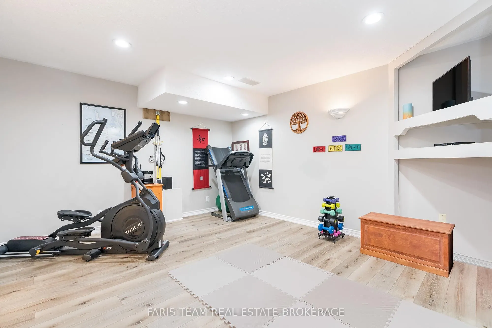 2032 Chantler Street