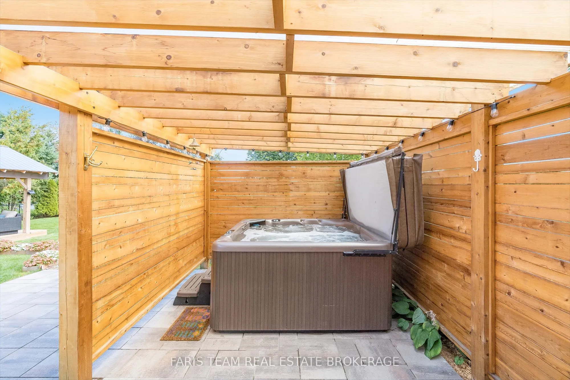 2032 Chantler Street