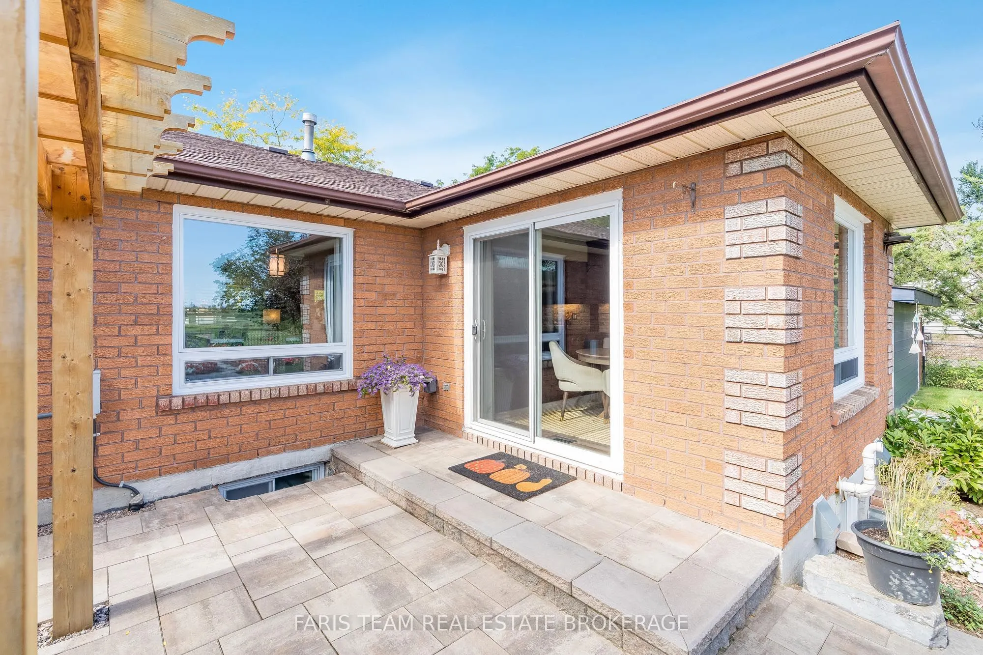 2032 Chantler Street