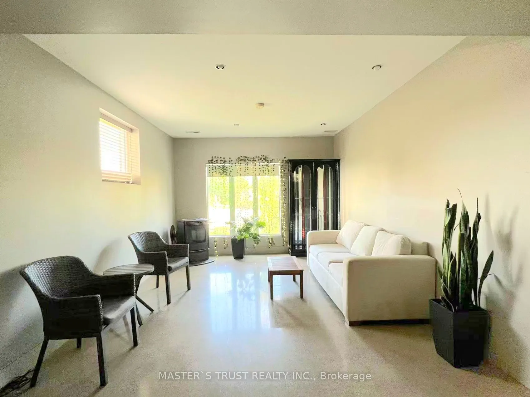 30 Kennedy Lane, #Ground