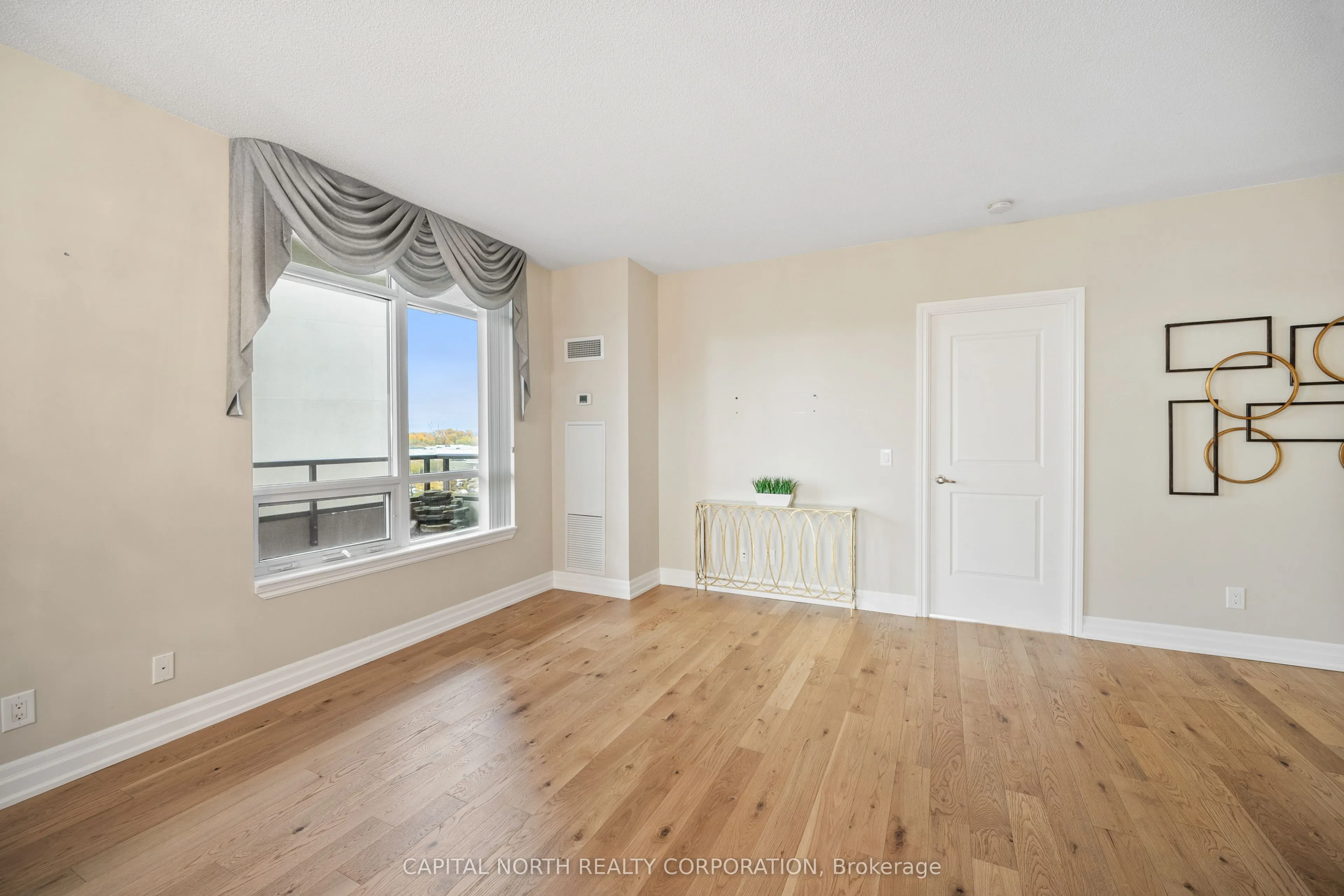 9245 Jane Street, #611