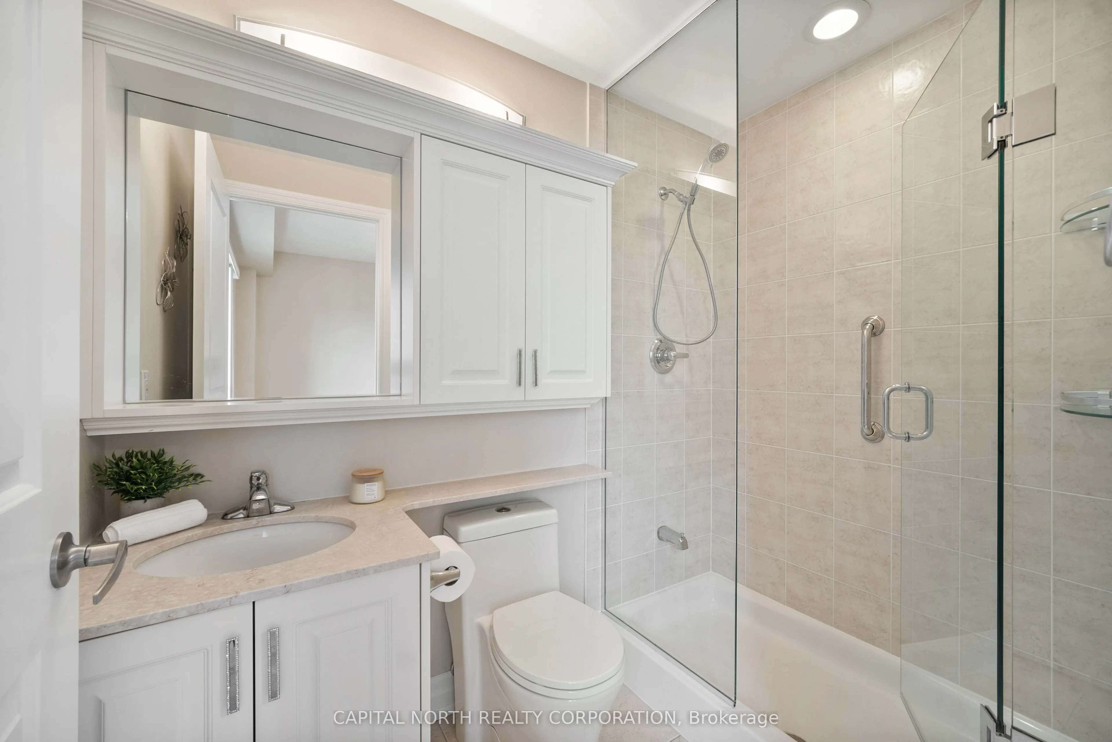 9245 Jane Street, #611