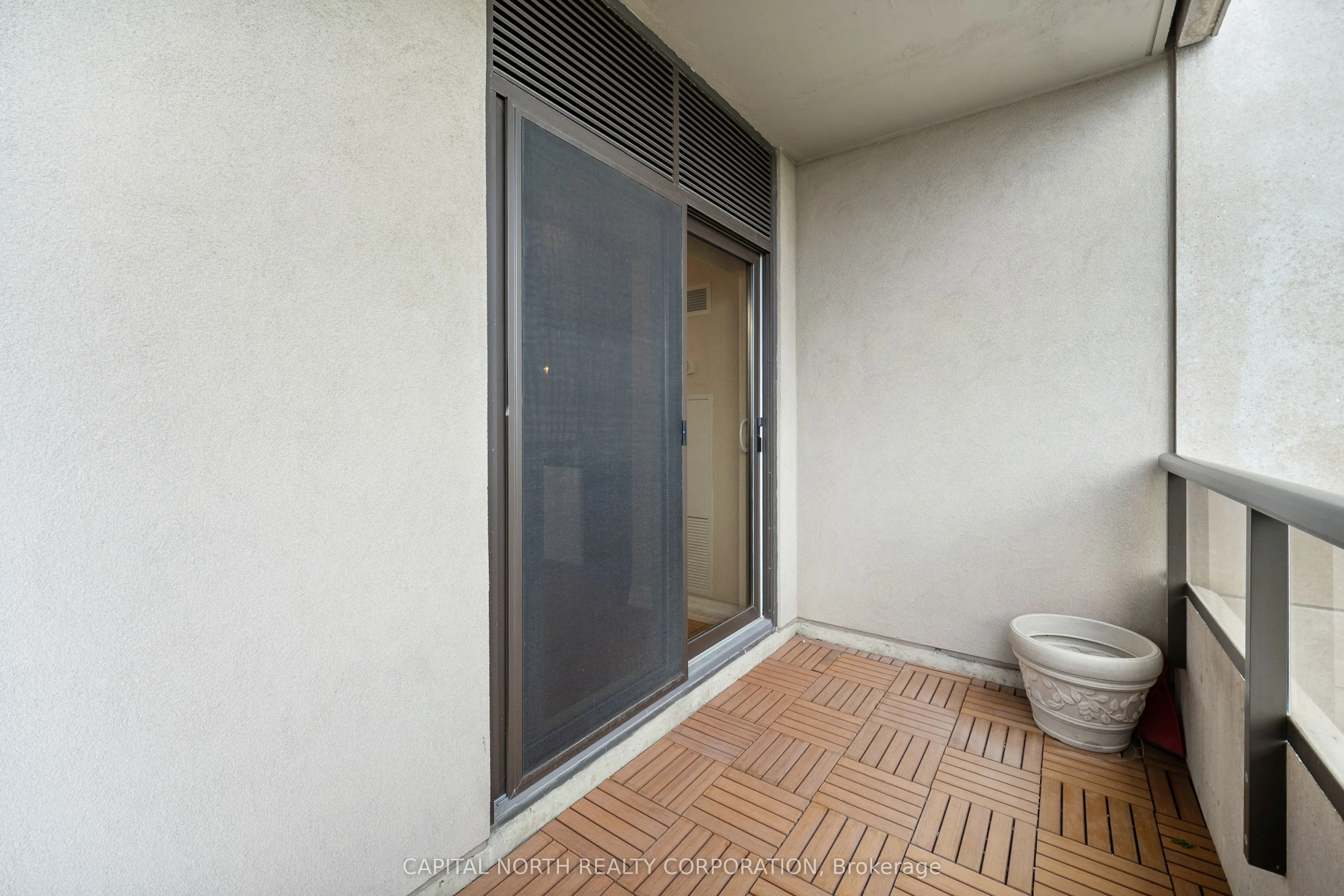 9245 Jane Street, #611