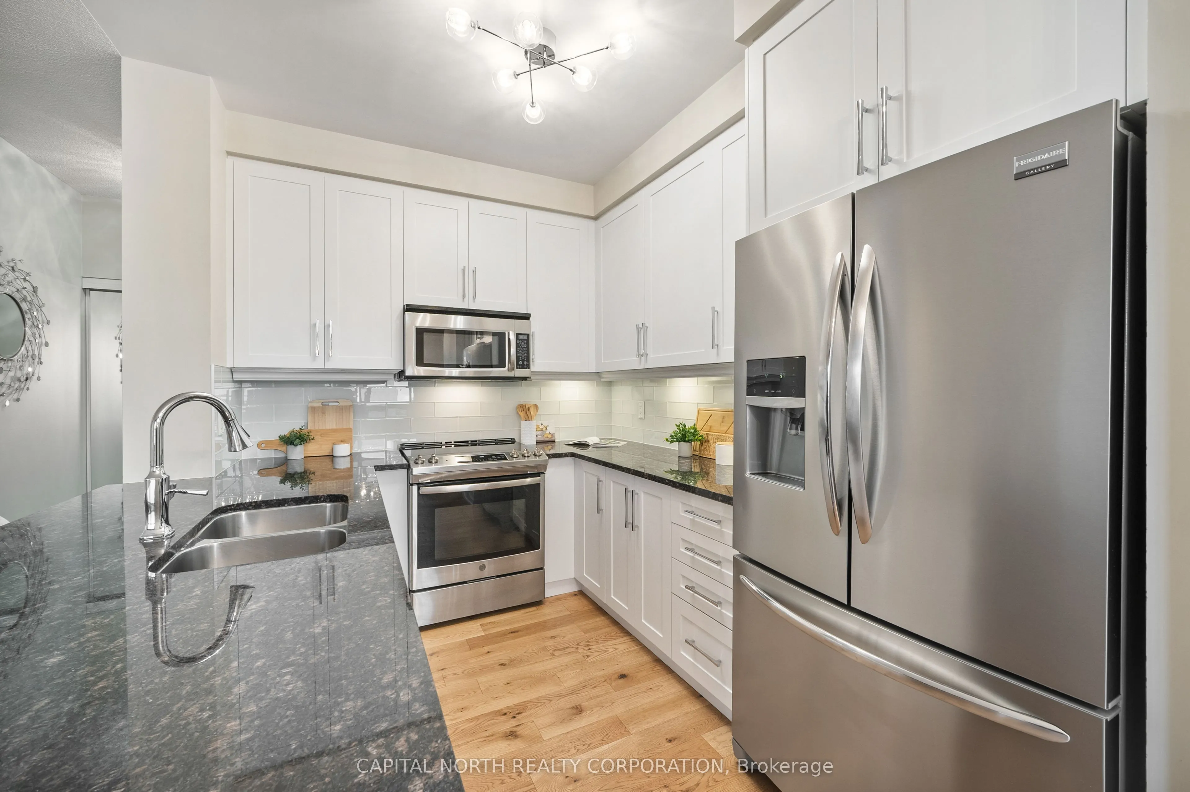 9245 Jane Street, #611