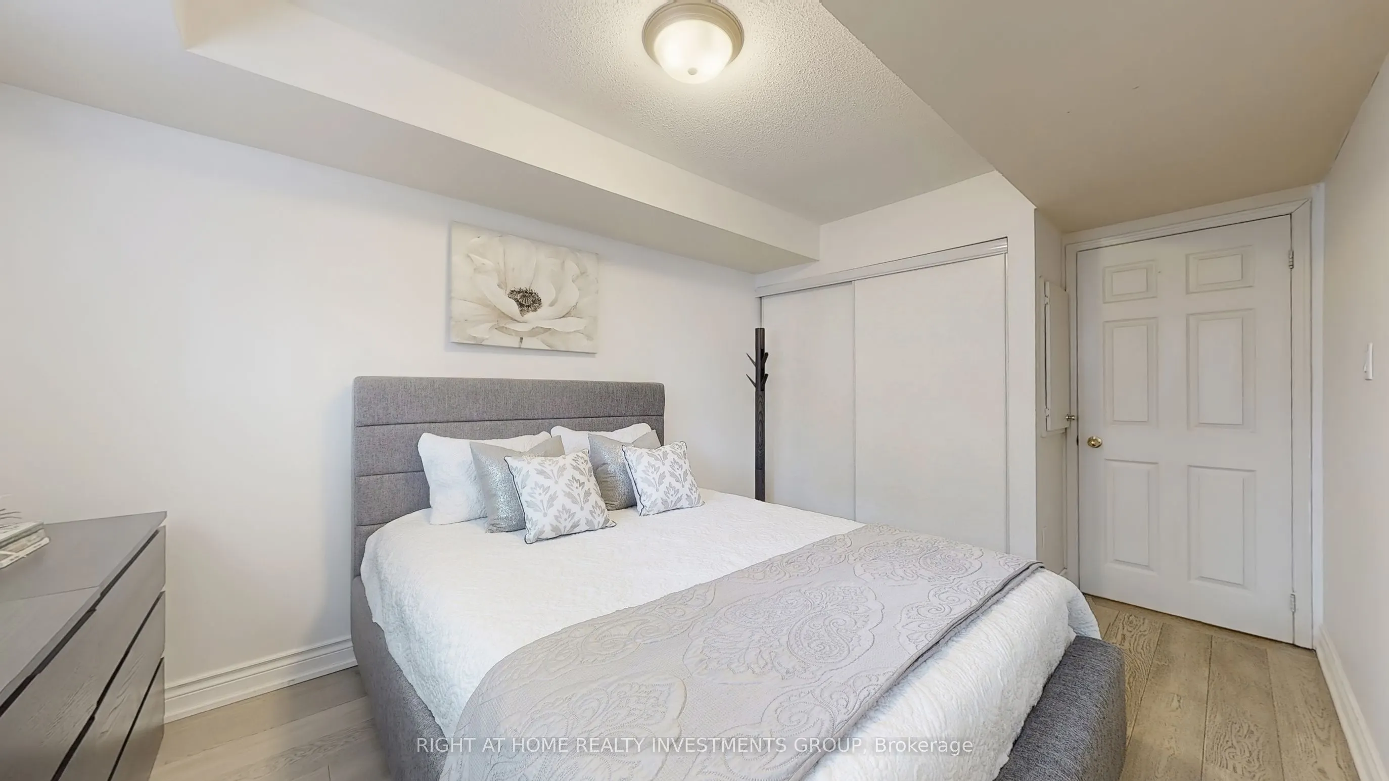 316 John Street, #118