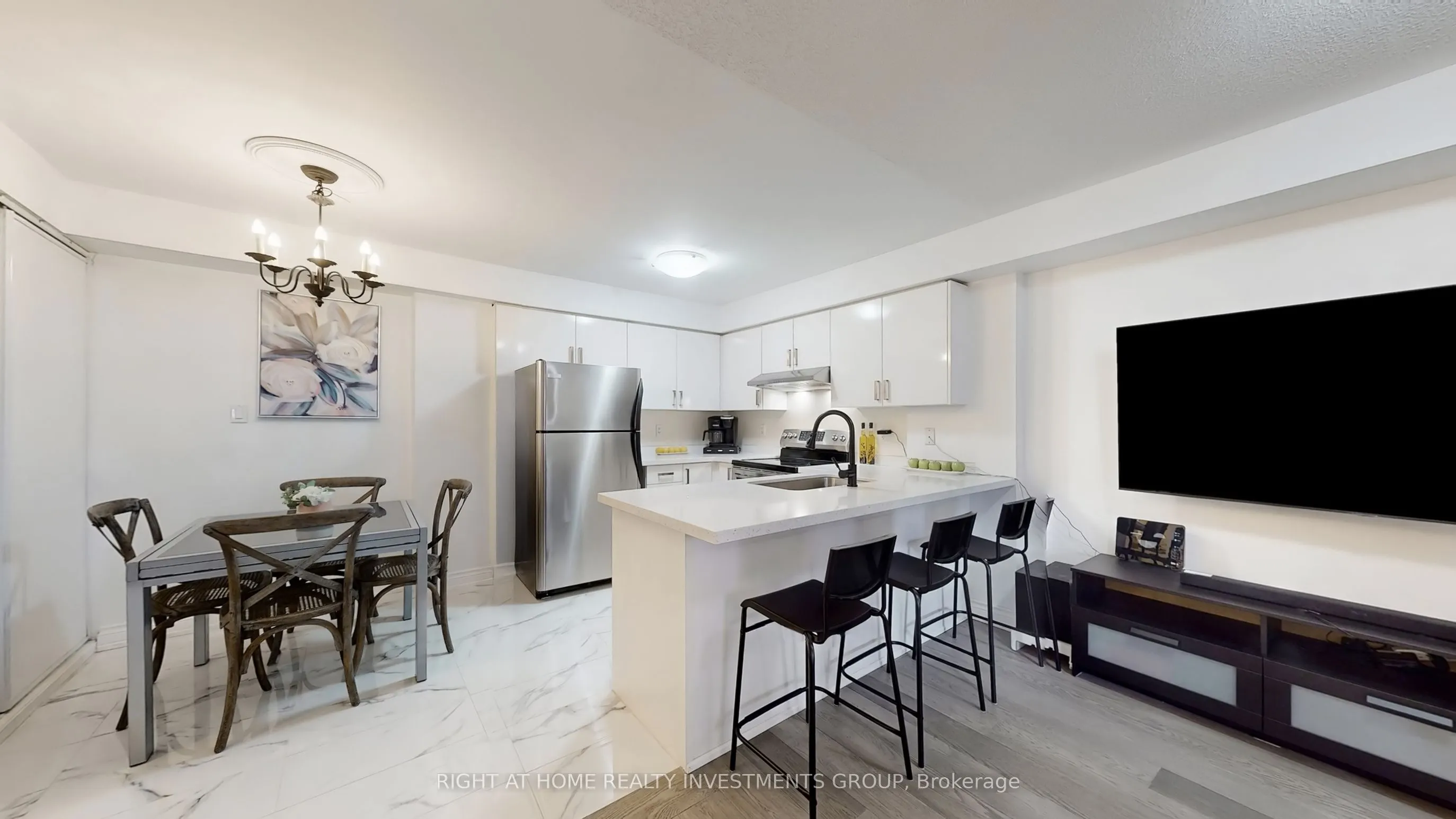 316 John Street, #118