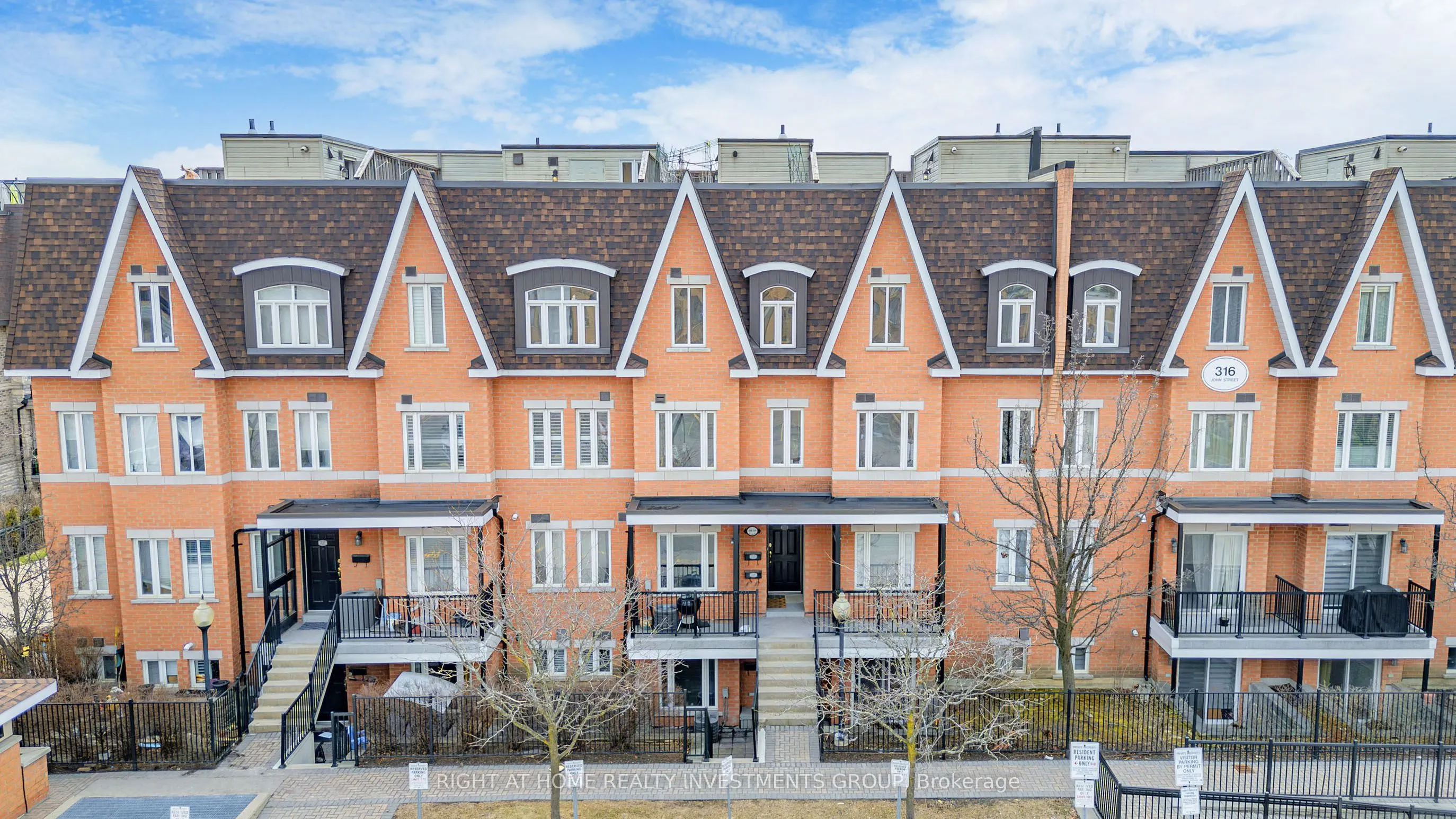 316 John Street, #118