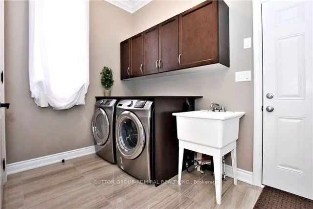 107 Queen Filomena Avenue