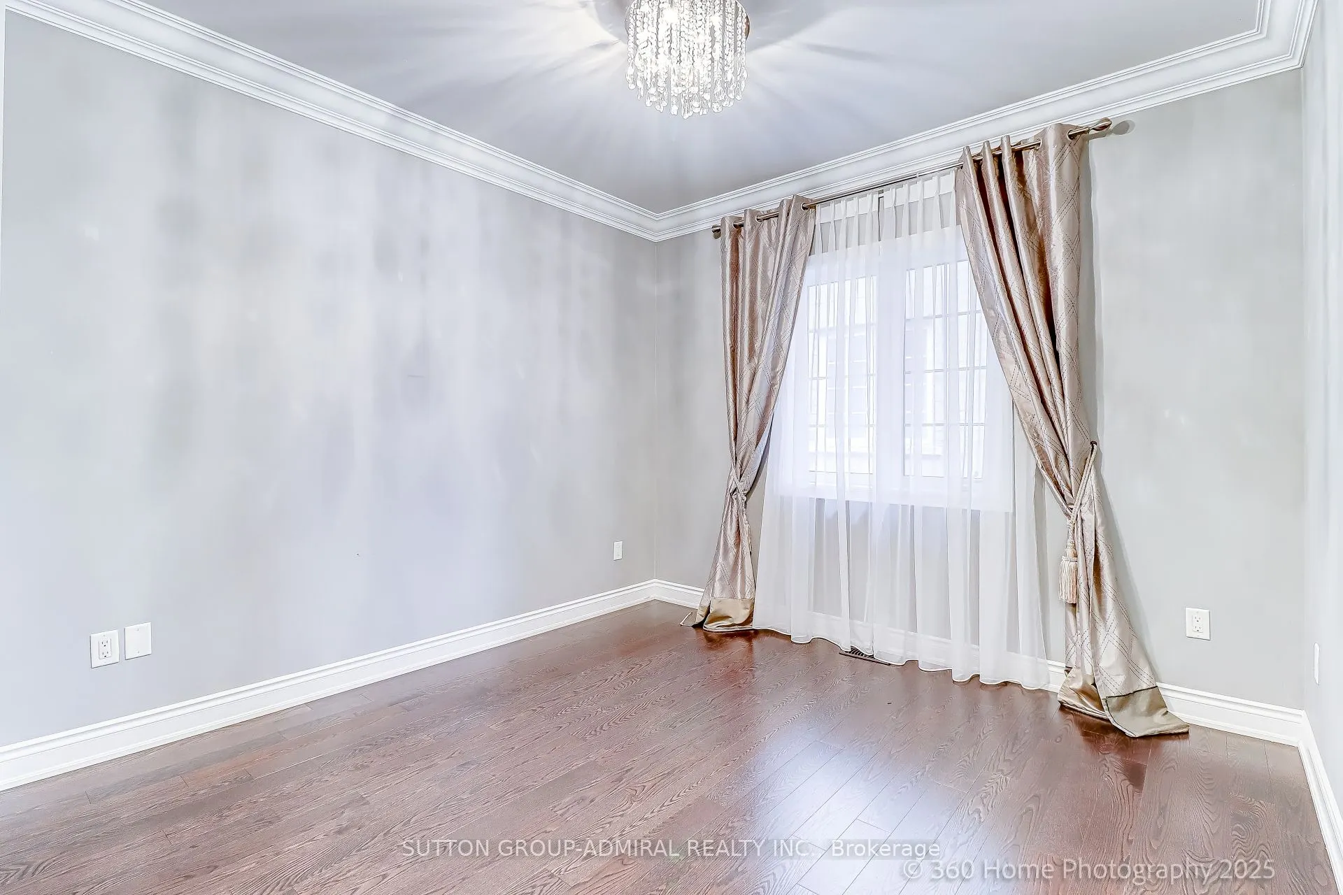 107 Queen Filomena Avenue